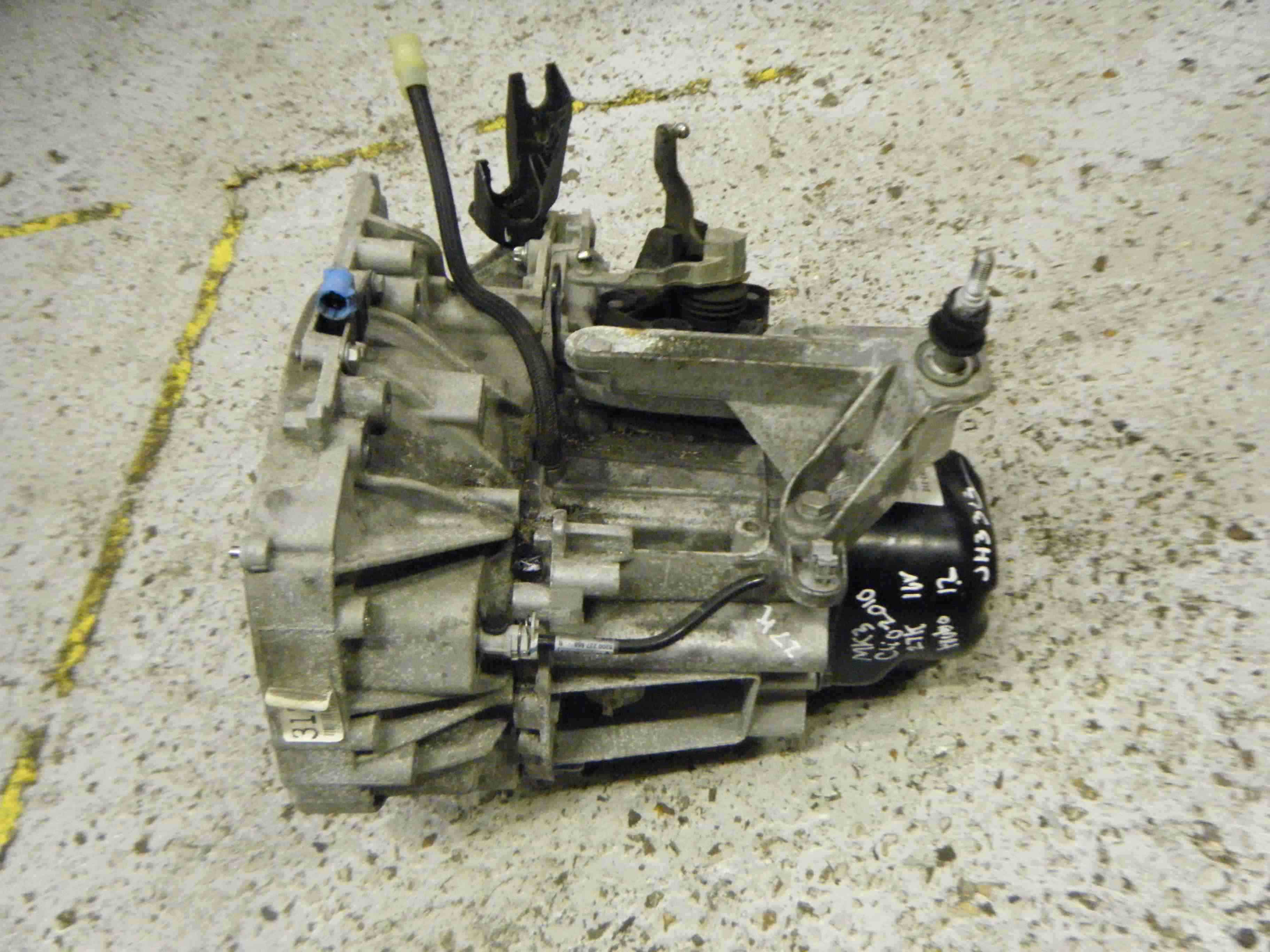 Renault-Clio-MK3-20052012-12-16v-TCE-Turbo-Gearbox-JH3-312-27k.jpg