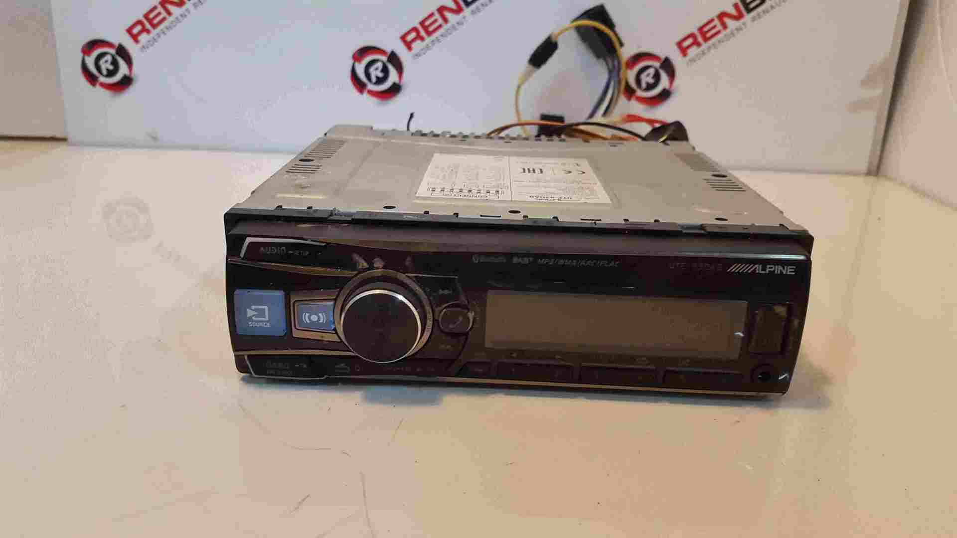 Alpine Radio CD Player USB Port UTE93DAB