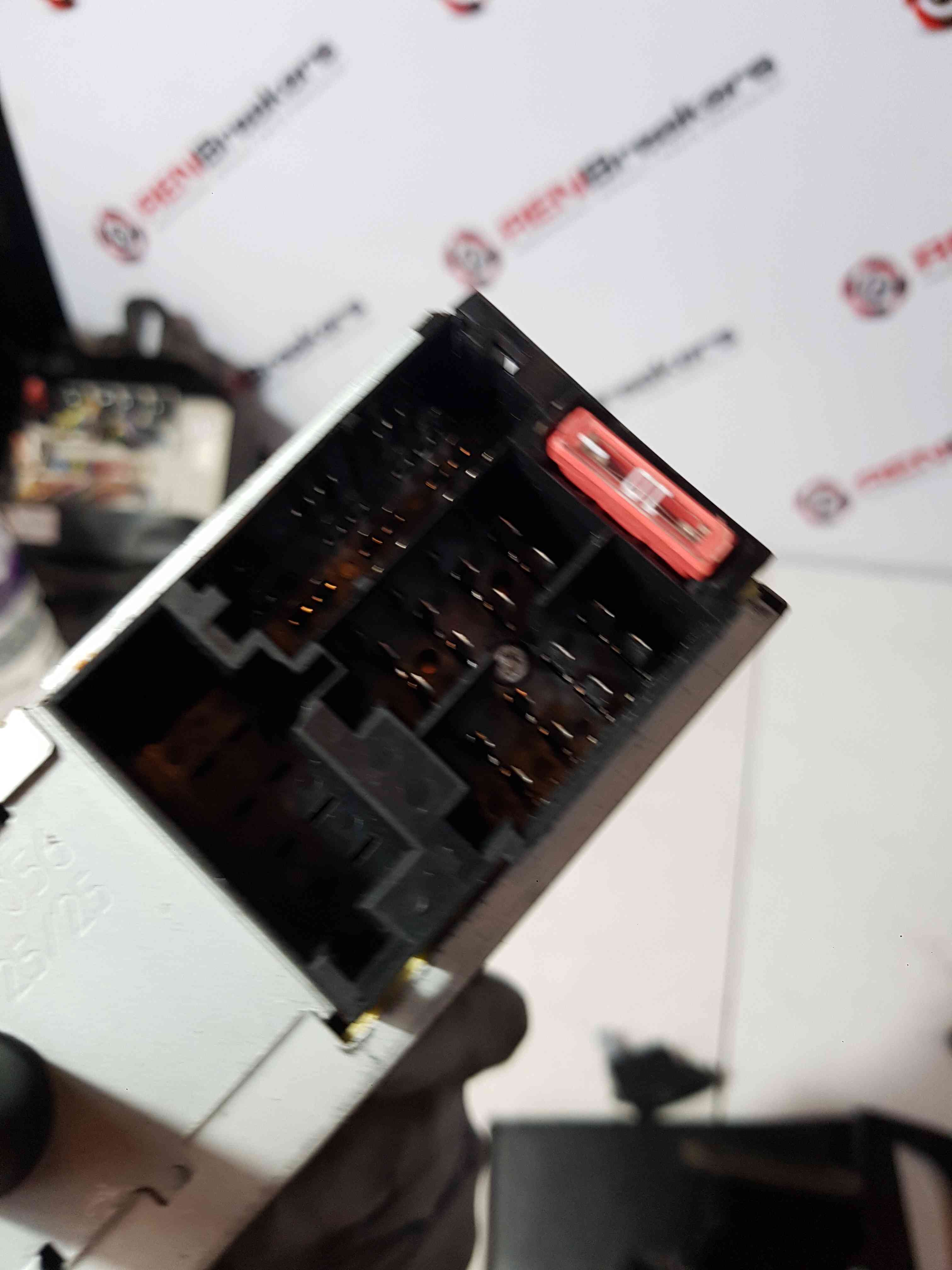 Thumb 6 Iveco Daily 2.3 Diesel 2011-2015 Radio CD Player Unit 7607005081