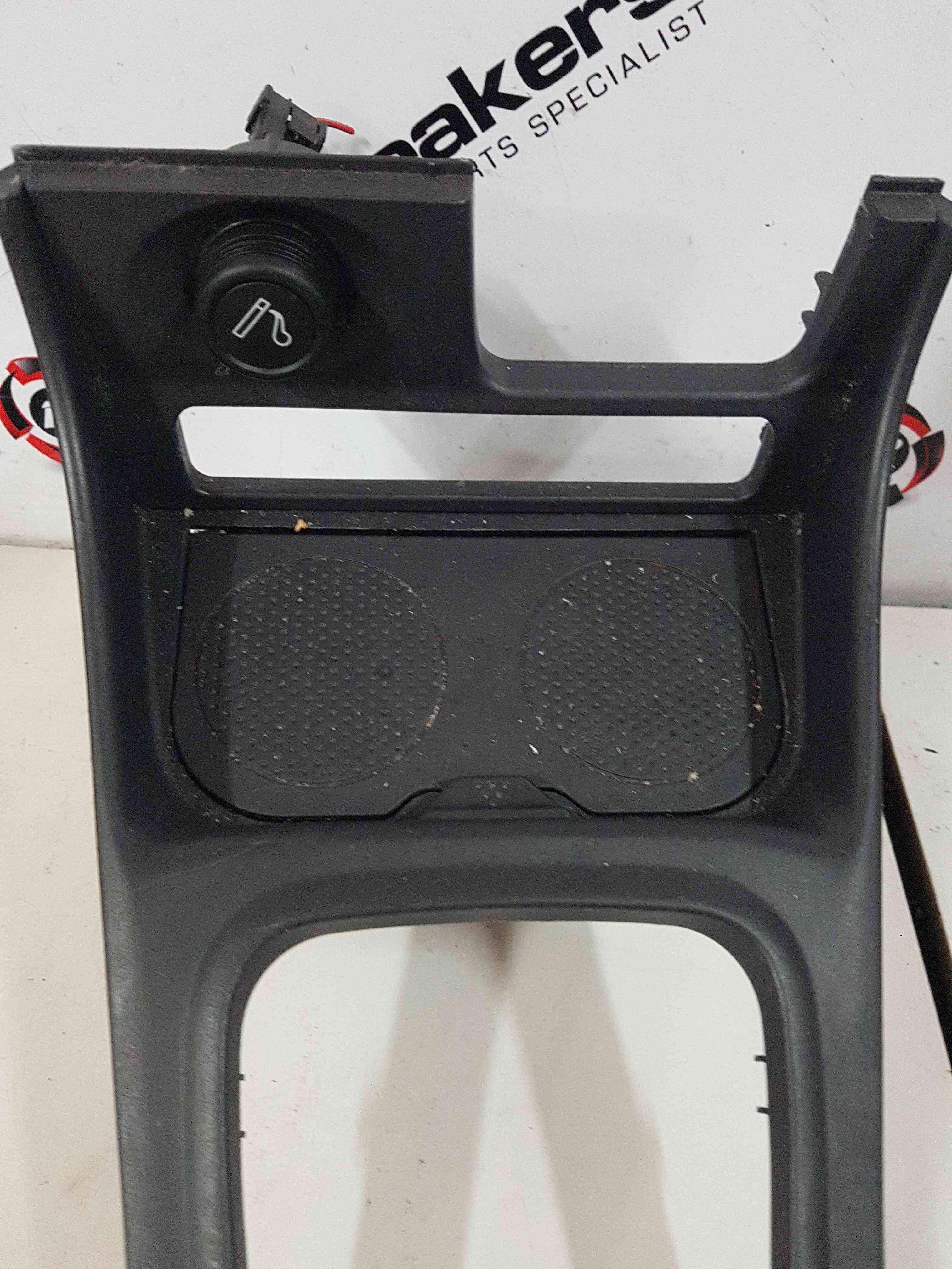 Thumb 4 Nissan Almera 2000-2006 Centre CUP Holder Trim