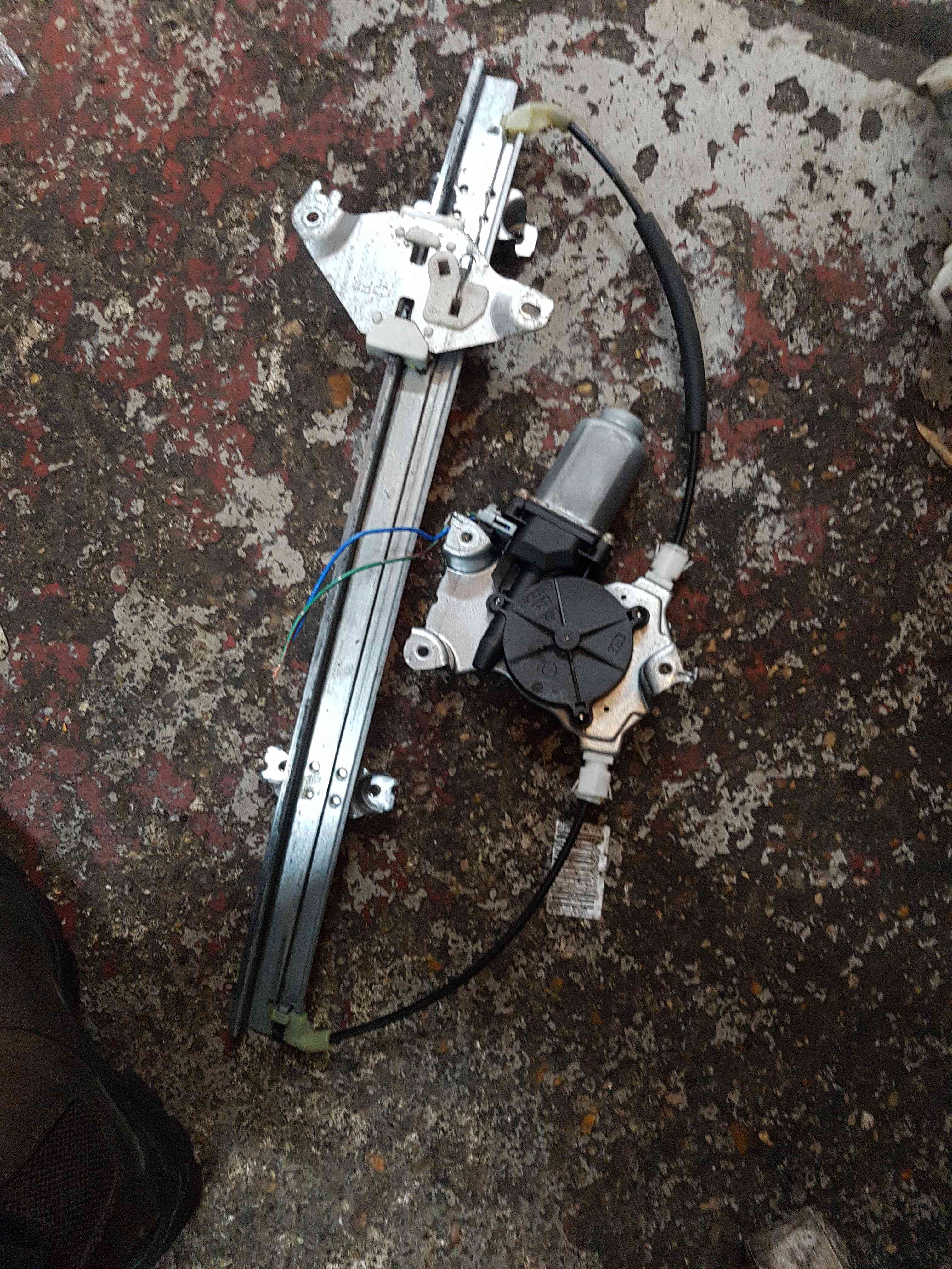 Thumb 2 Nissan Almera 2000-2006 Drivers OSF Front Window Motor Regulator