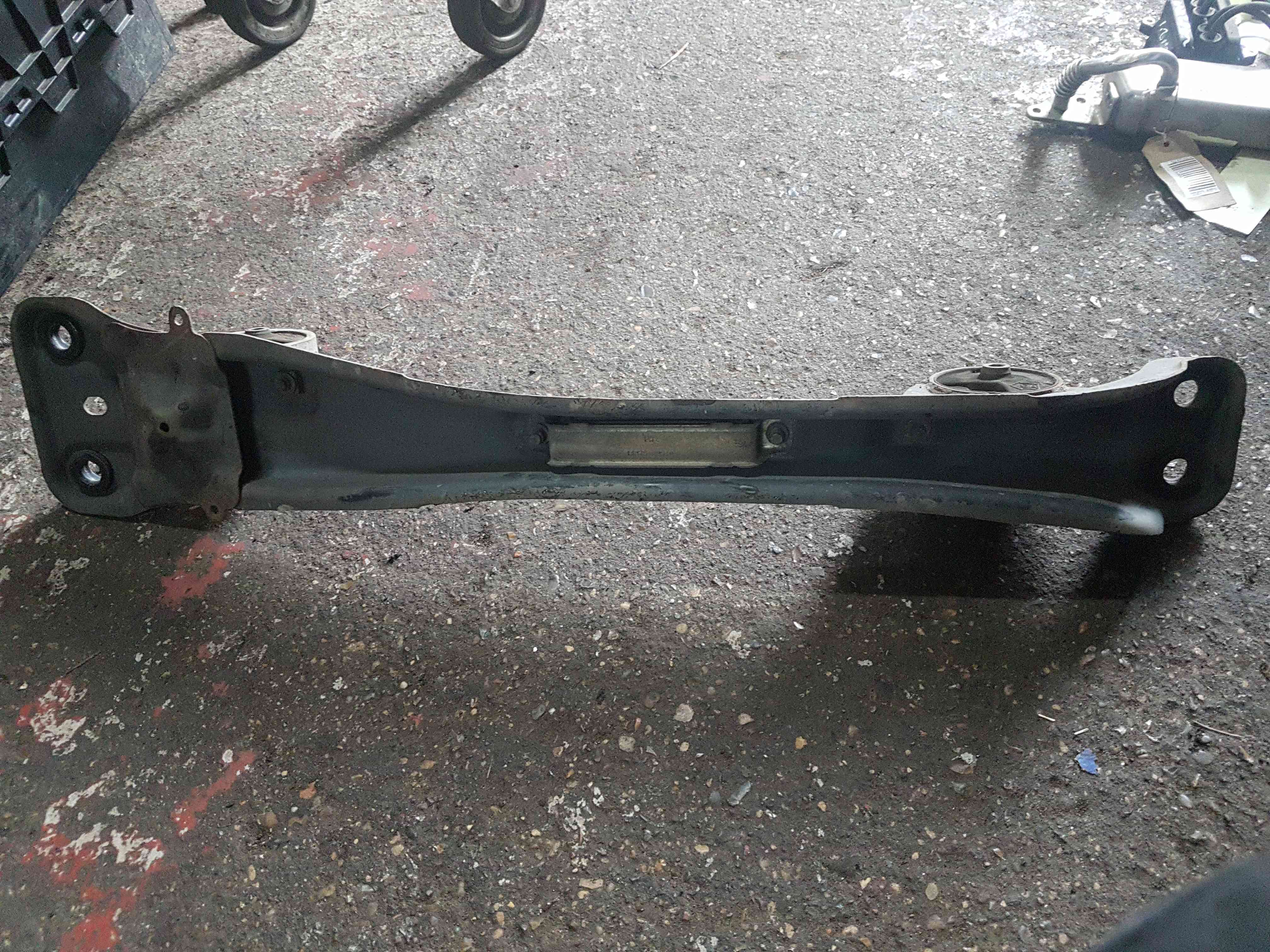 Thumb 8 Nissan Almera 2000-2006 Engine Mount Cradle Bracket