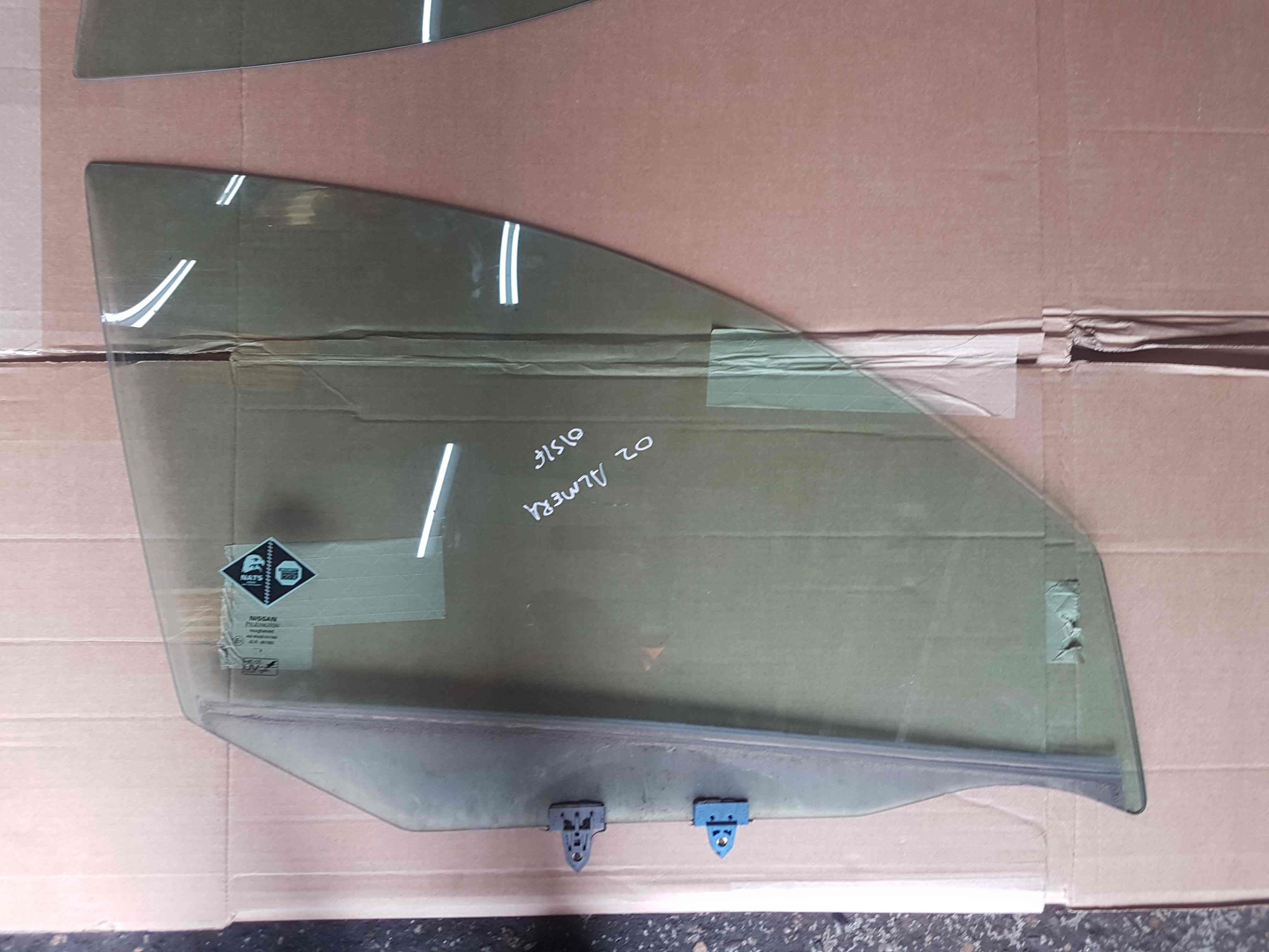 Thumb 4 Nissan Almera 2000-2006 OSF Driver Front Door Glass 