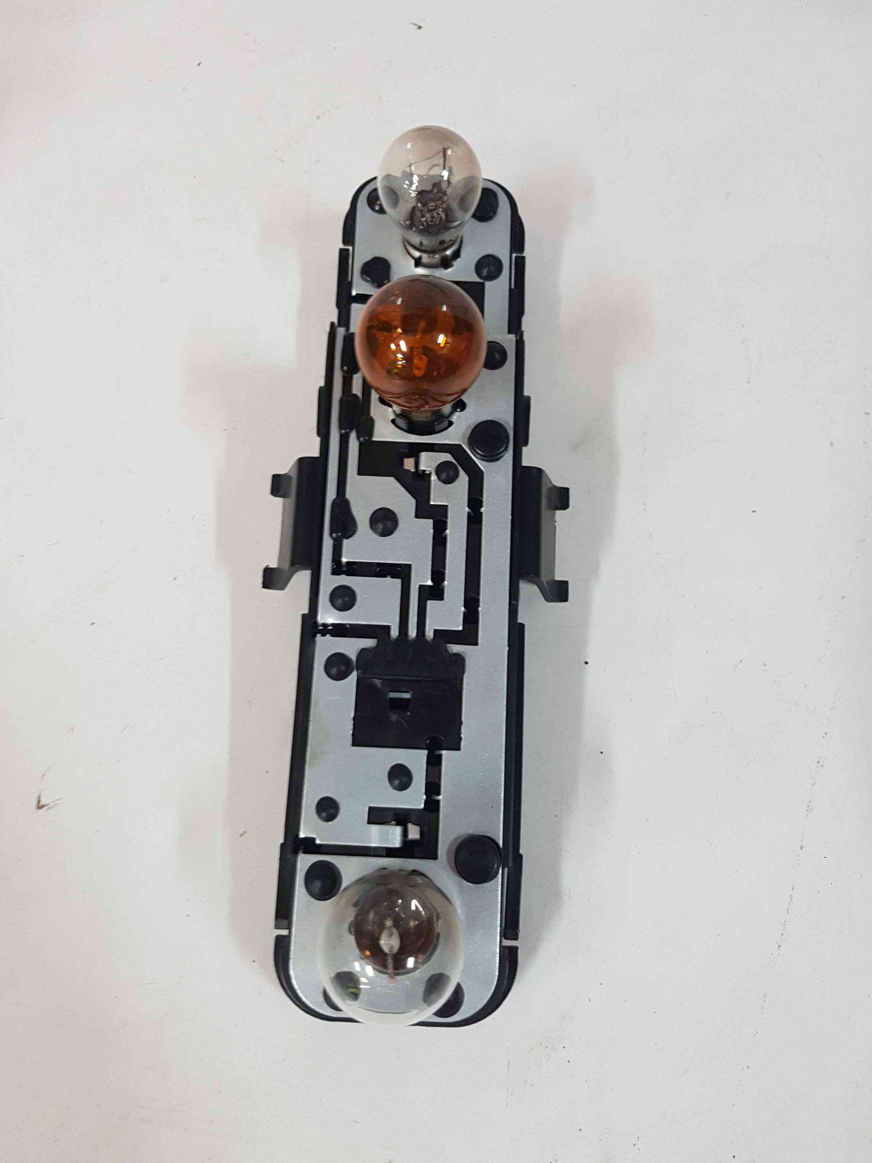 Thumb 2 Nissan Almera 2000-2006 Passenger NSR Rear Bulb Holder