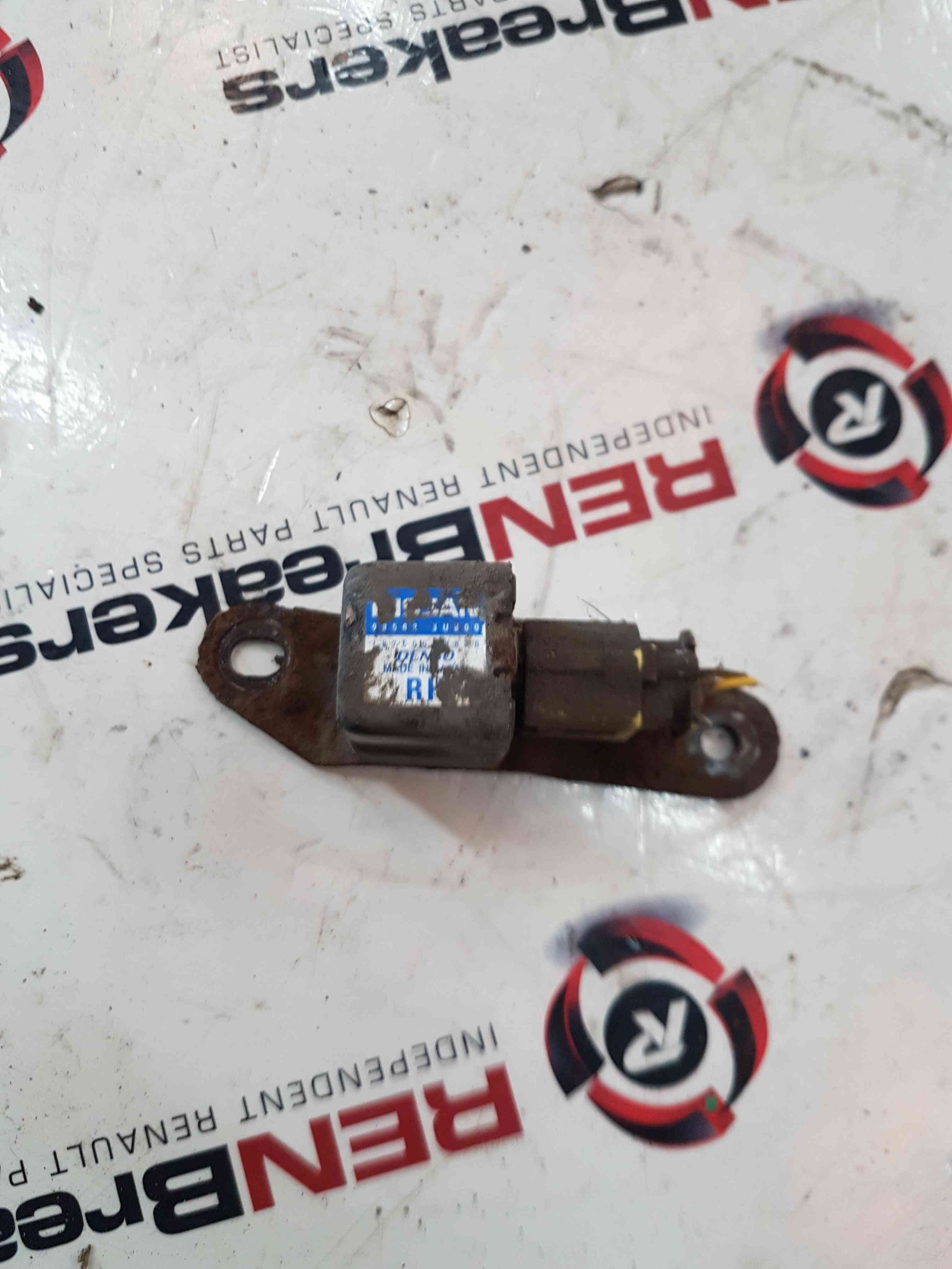 Thumb 4 Nissan Cube Z11 2002-2008 Airbag Impact Sensor 985233U800