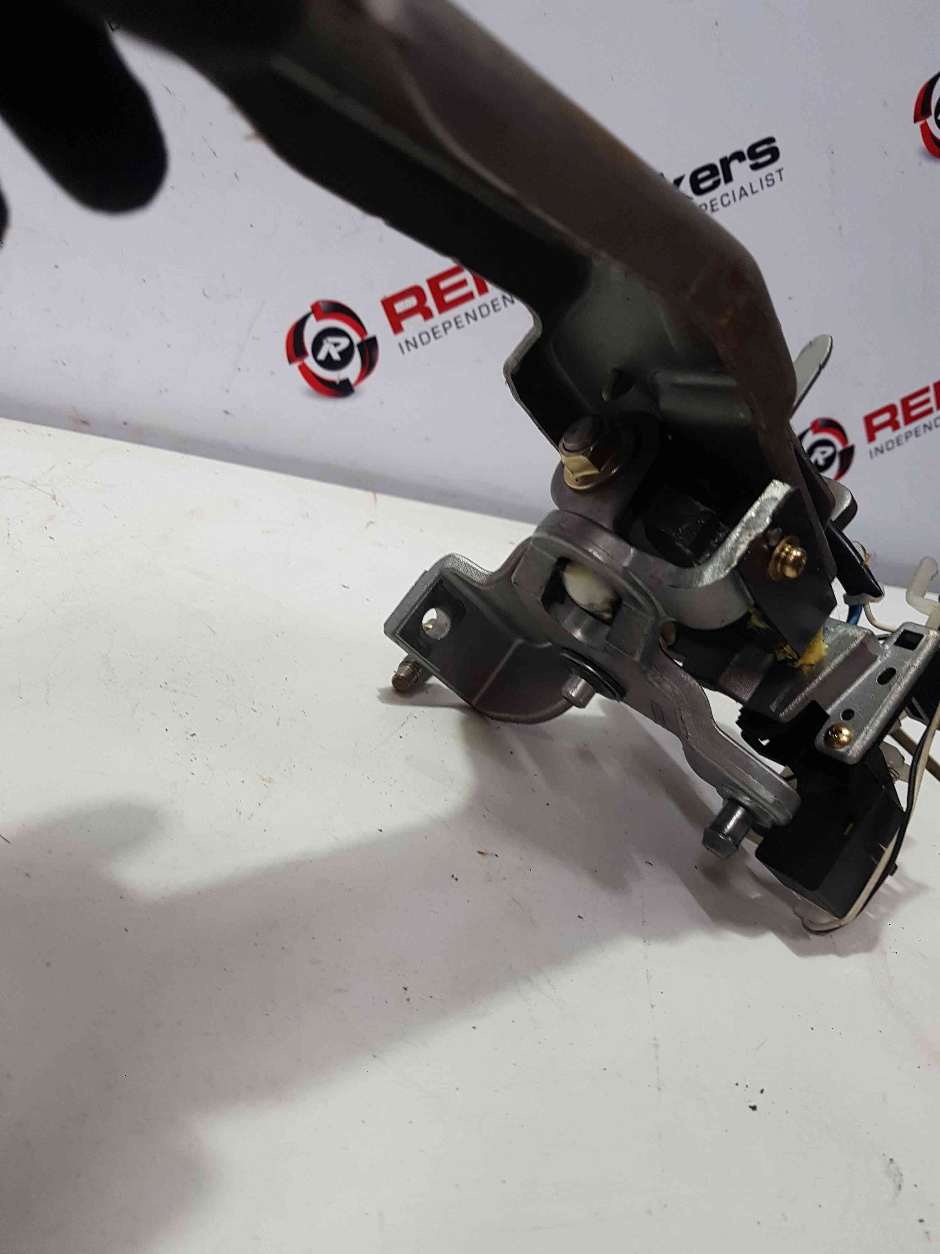 Thumb 5 Nissan Cube Z11 2002-2008 Automatic Gear Selector Stalk Z11