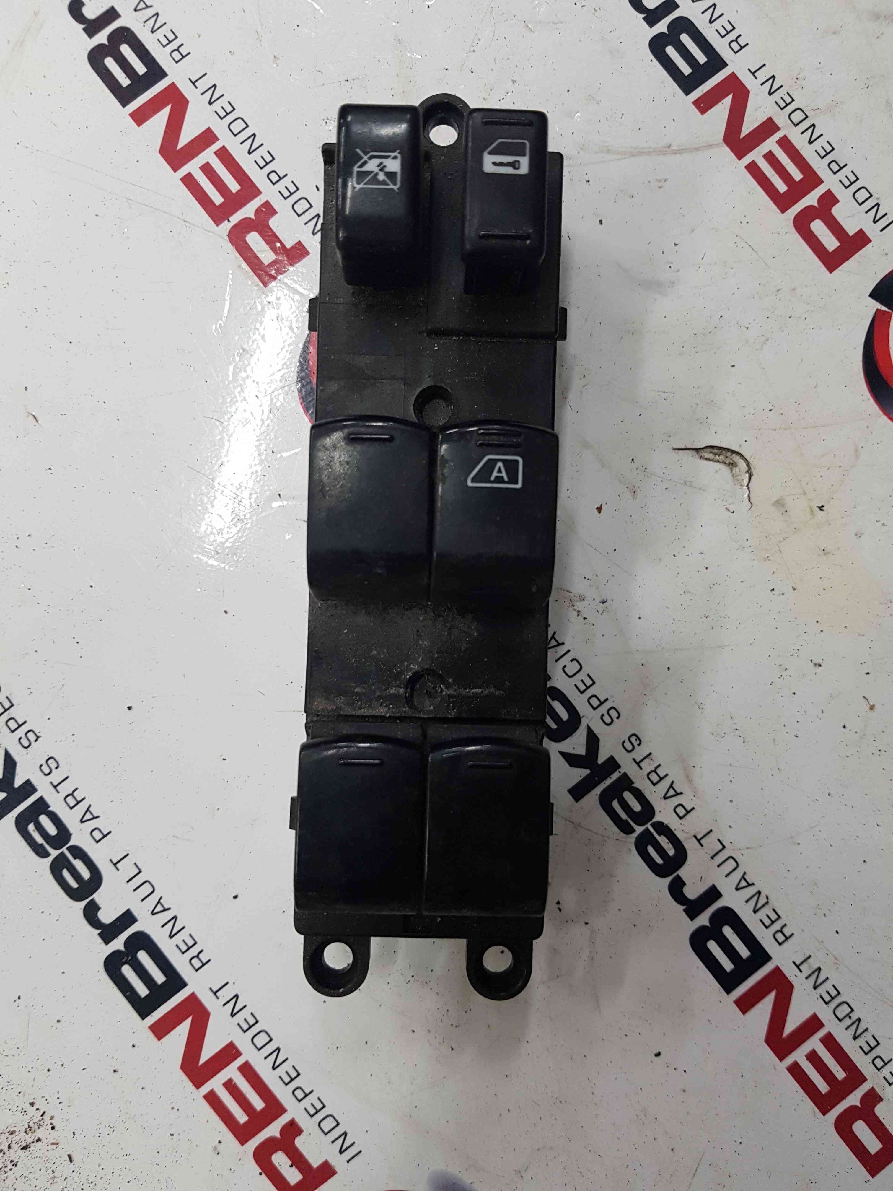 Thumb 2 Nissan Cube Z11 2002-2008 Drivers OSF Front Window Switch Panel