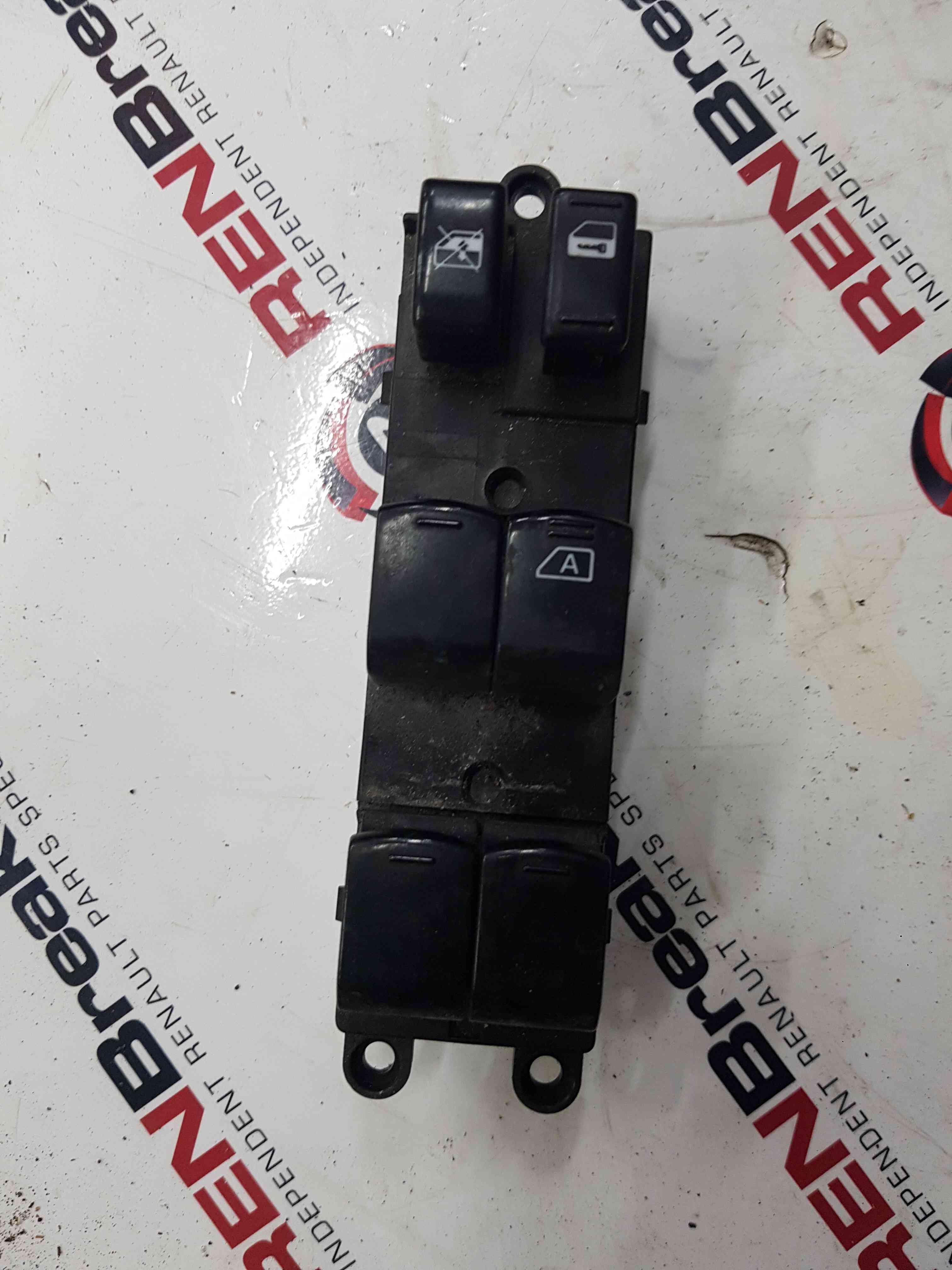 Thumb 5 Nissan Cube Z11 2002-2008 Drivers OSF Front Window Switch Panel