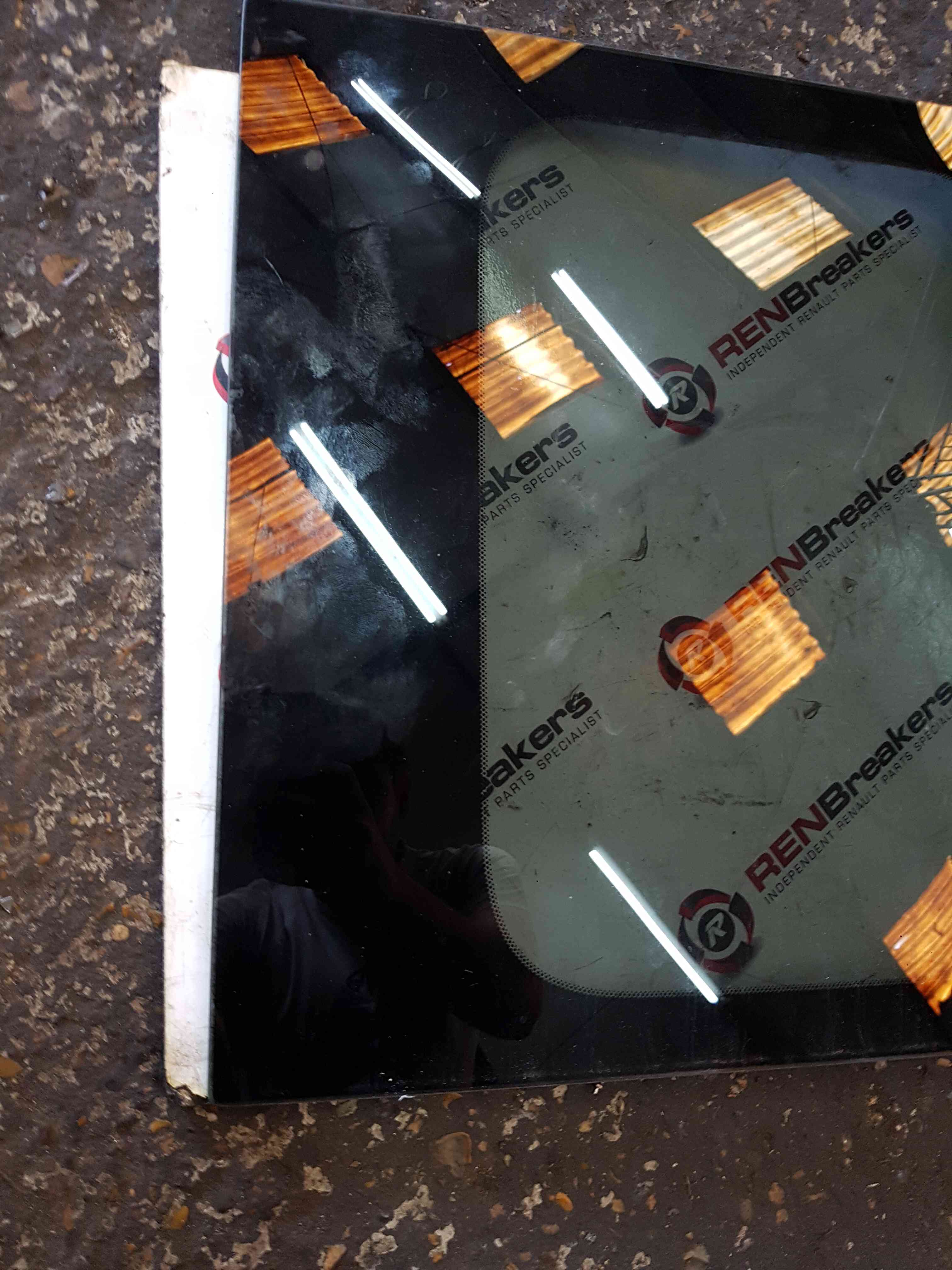 Thumb 2 Nissan Cube Z11 2002-2008 Passenger NSR Window Glass Cerved