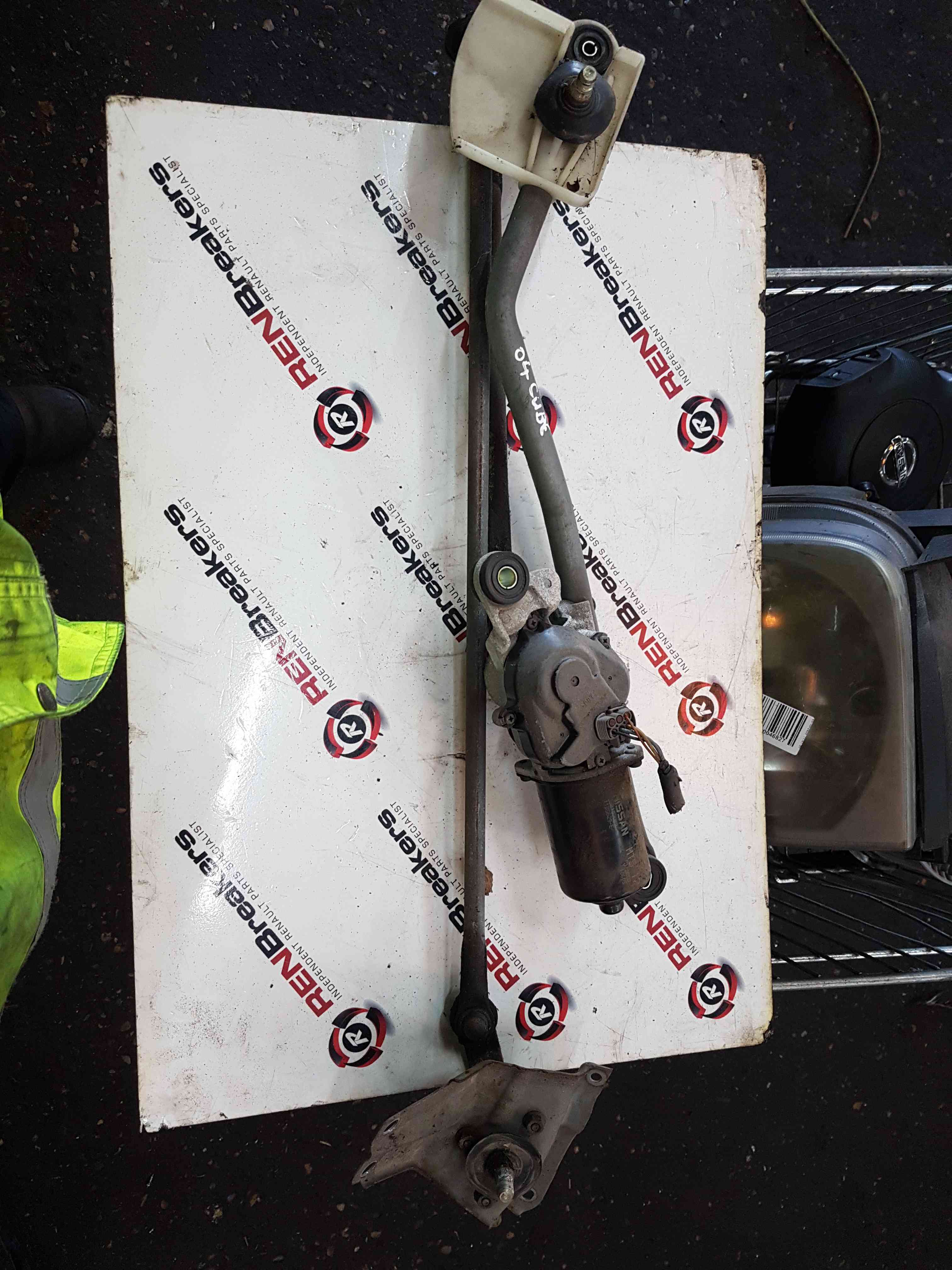 Thumb 2 Nissan Cube Z11 2002-2008 Wiper Motor + Linkage
