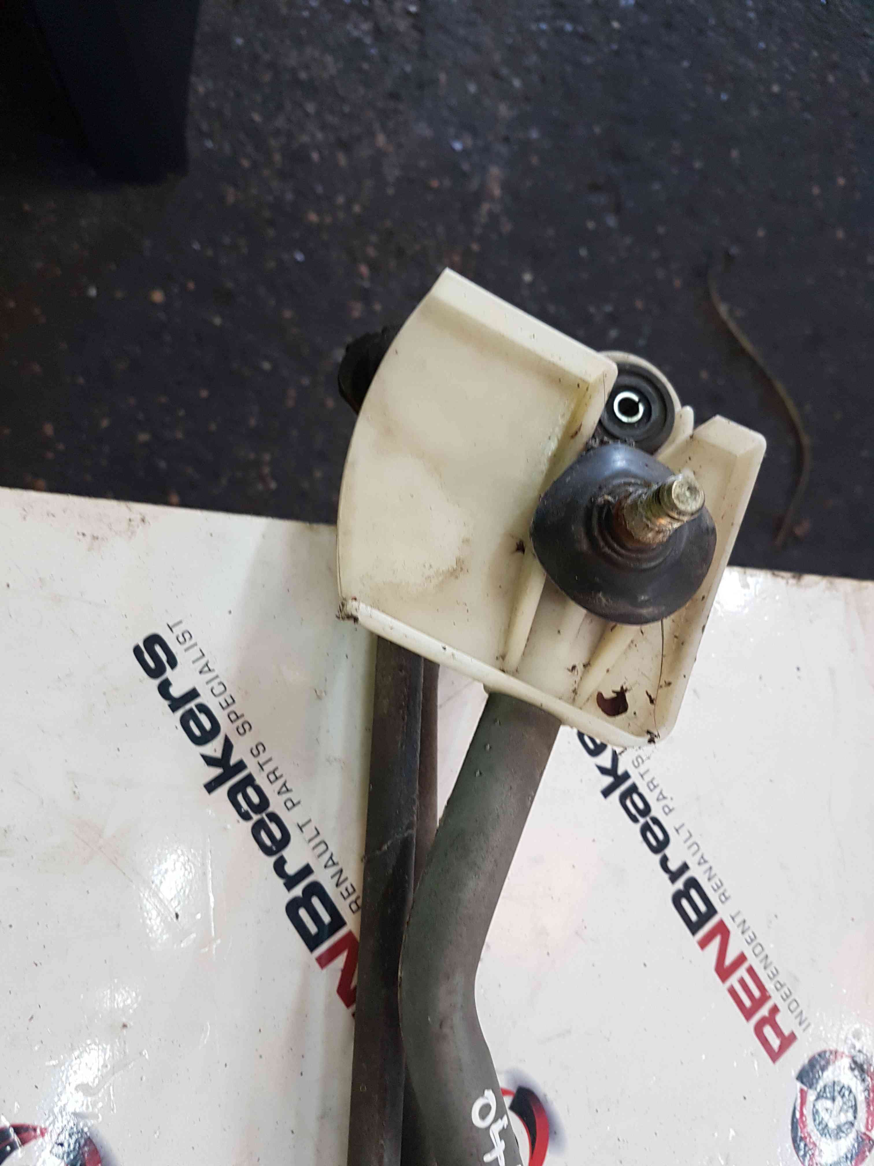 Thumb 4 Nissan Cube Z11 2002-2008 Wiper Motor + Linkage