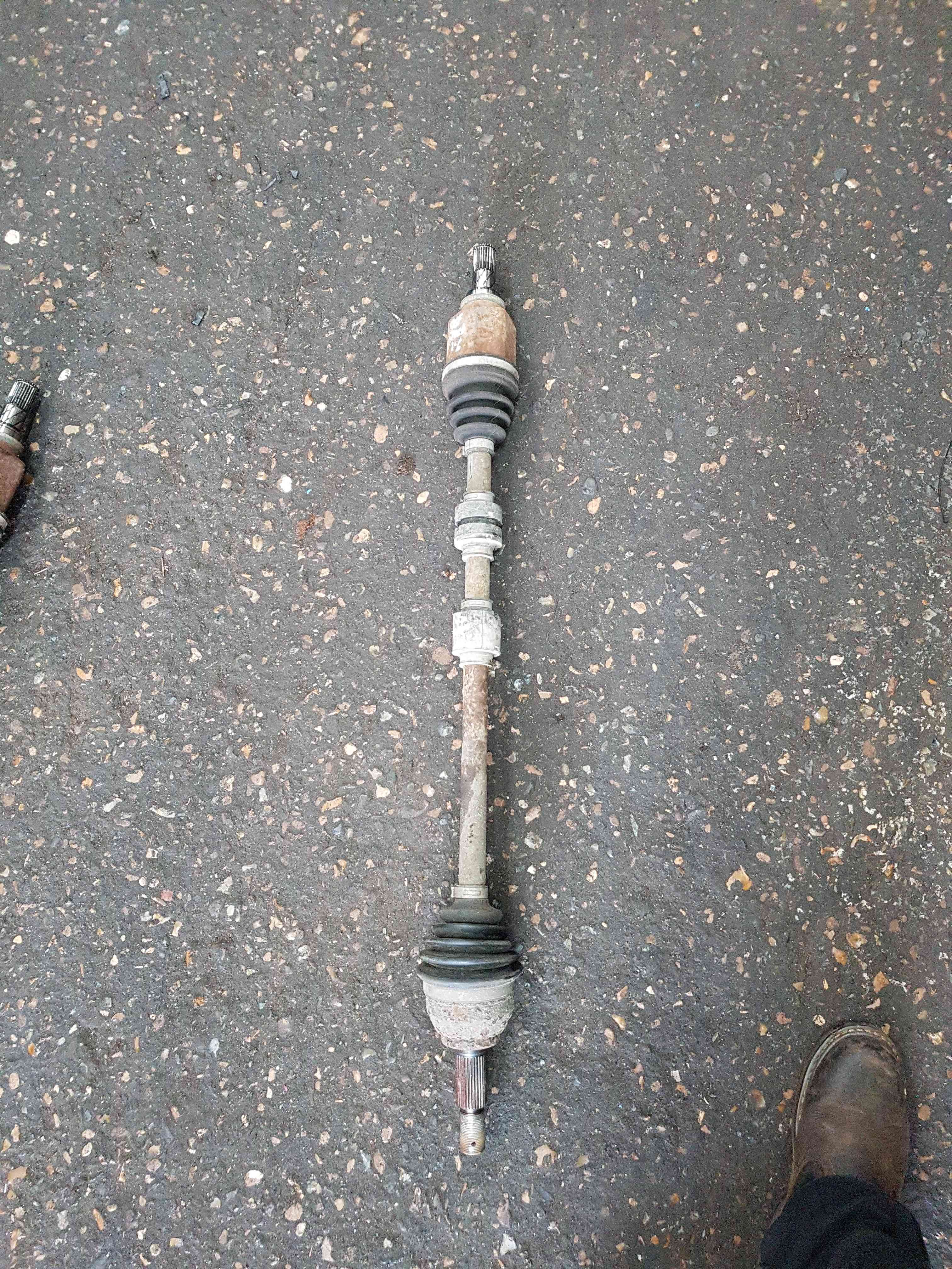 Thumb 5 Nissan Juke MK1 2010-2014 1.6 Petrol Drivers OSF Front Driveshaft