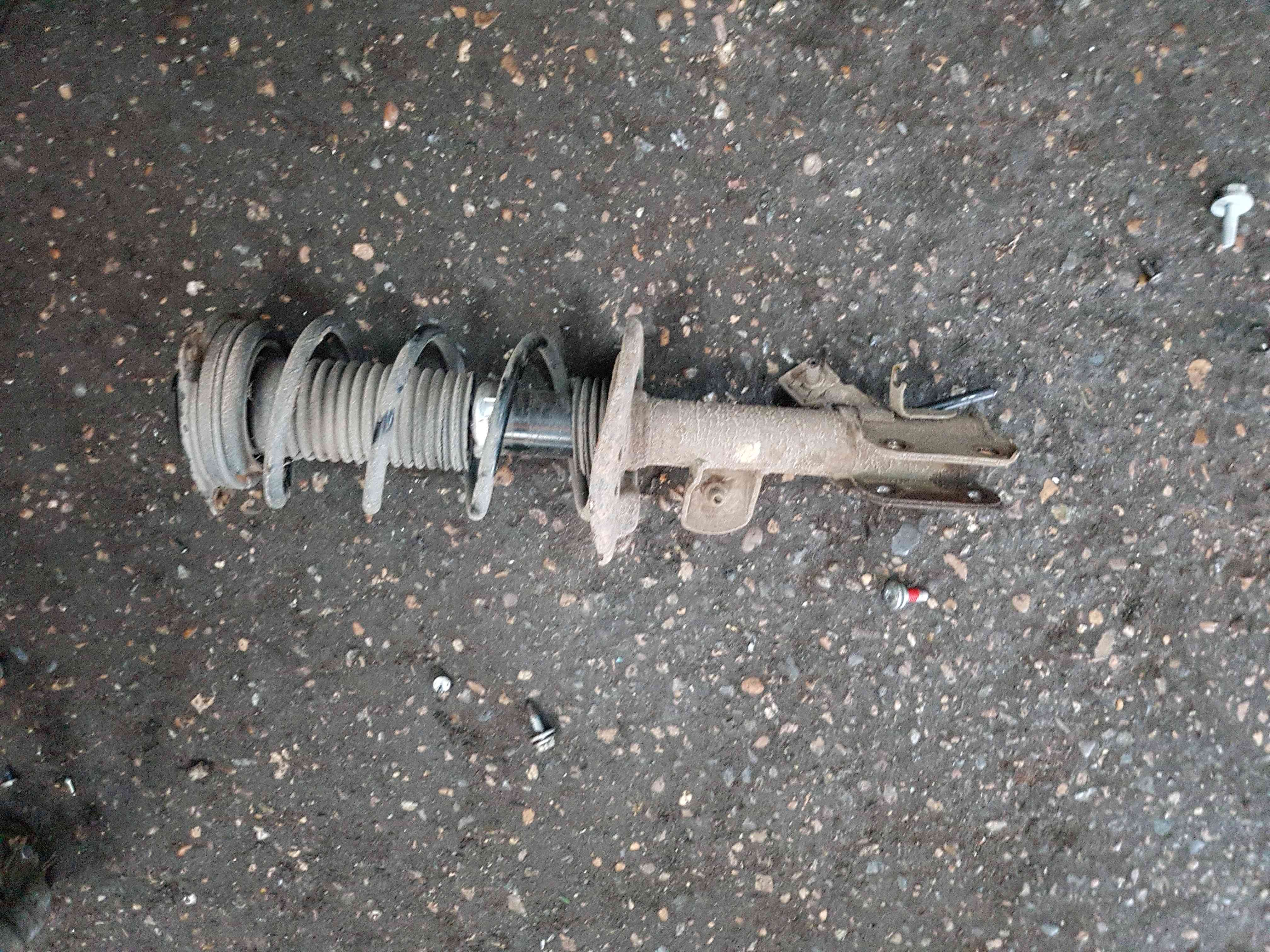 Thumb 5 Nissan Juke MK1 2010-2014 1.6 Petrol Drivers OSF Front Spring Suspension Strut