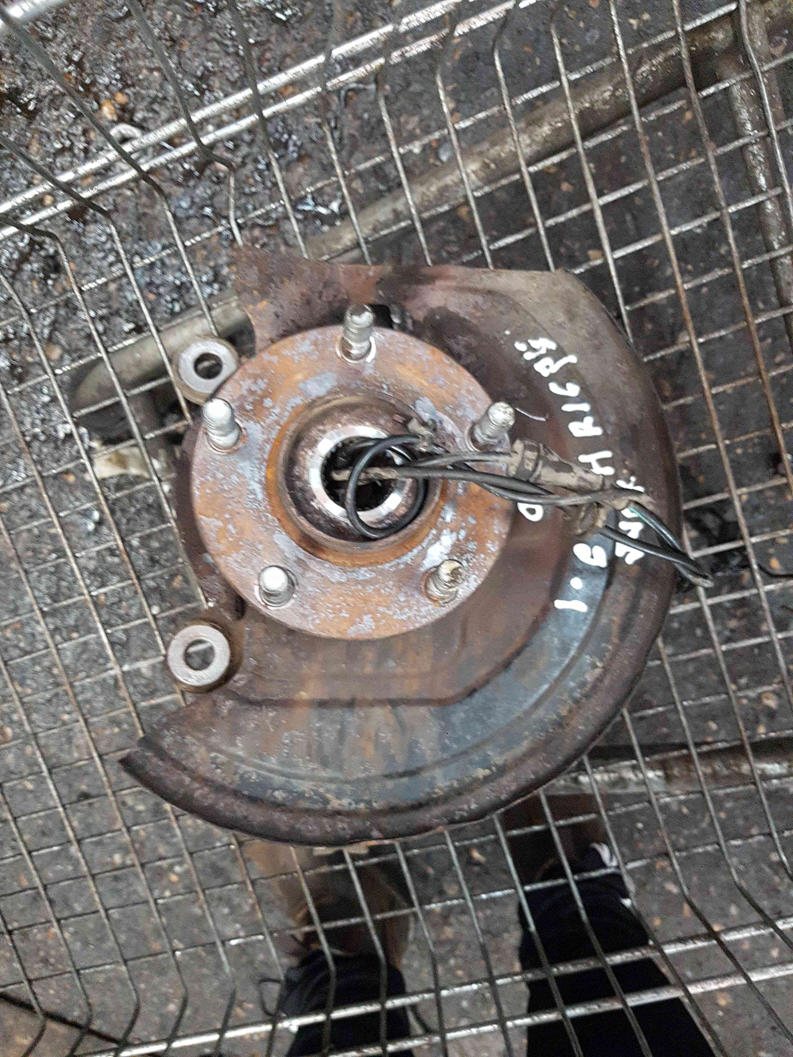 Thumb 5 Nissan Juke MK1 2010-2014 1.6 Petrol Drivers OSF Front Wheel HUB