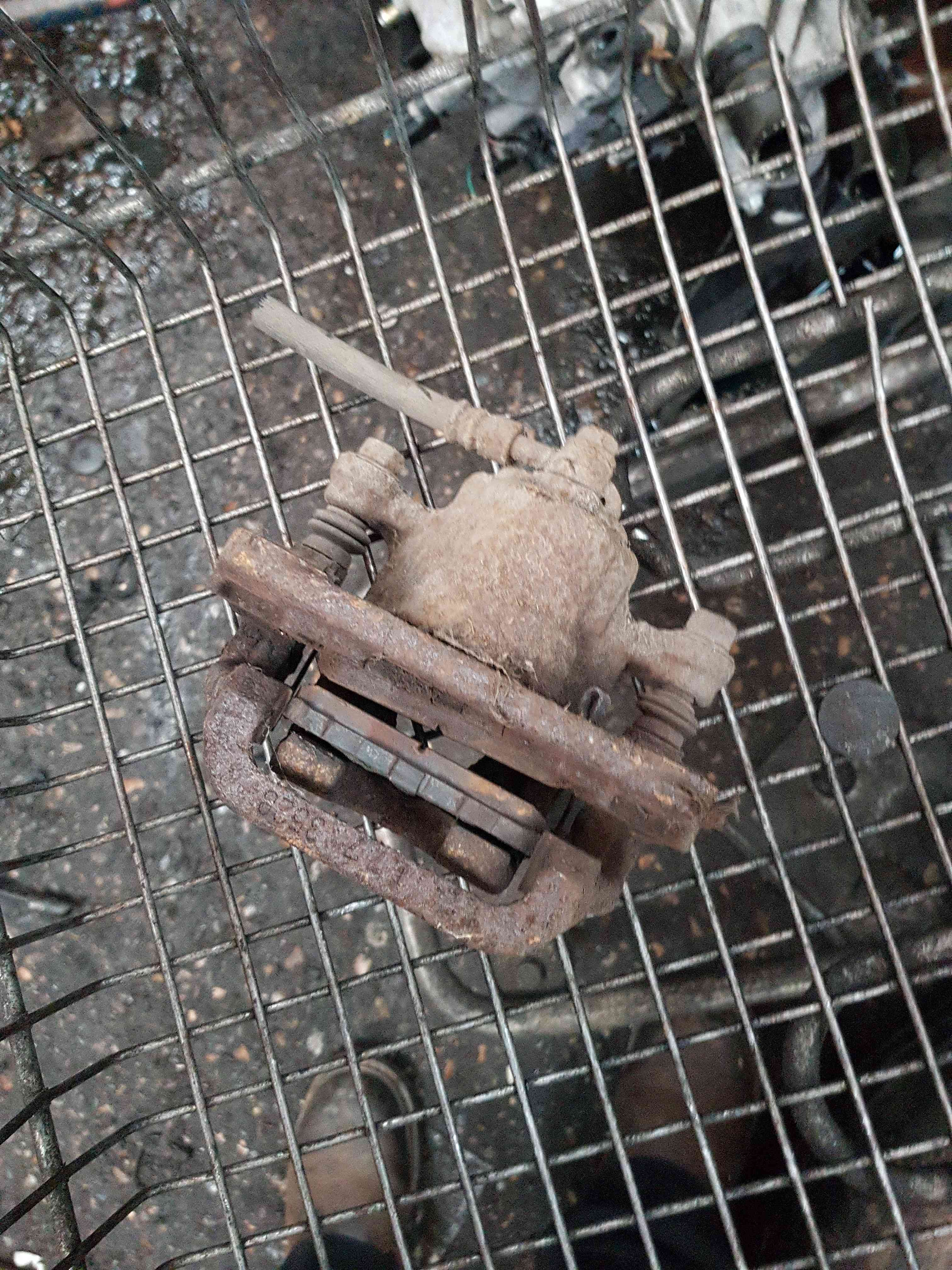 Thumb 3 Nissan Juke MK1 2010-2014 1.6 Petrol Drivers OSR Rear Caliper