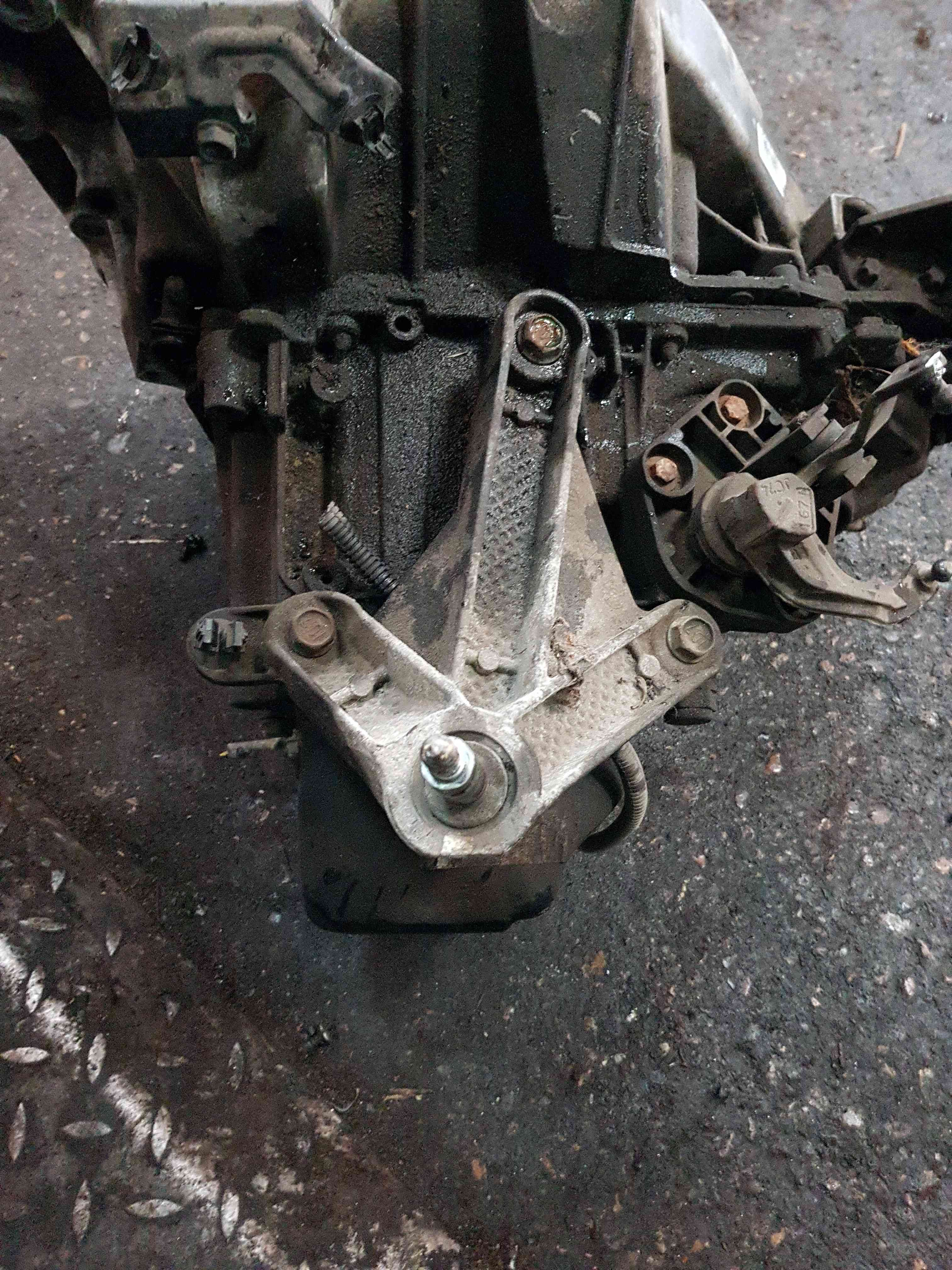 Thumb 2 Nissan Juke MK1 2010-2014 1.6 Petrol Gearbox Manual JR0 2SG