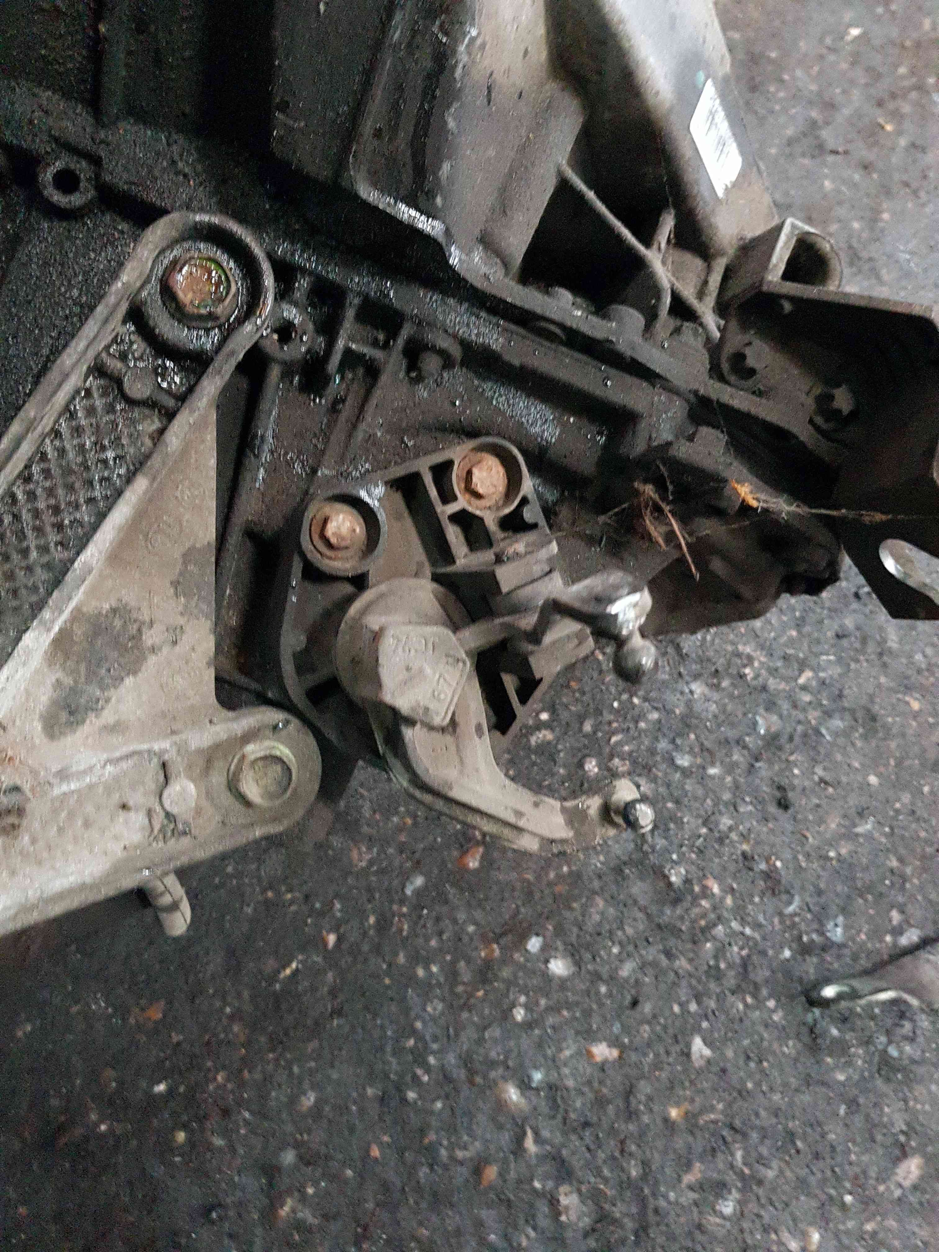 Thumb 3 Nissan Juke MK1 2010-2014 1.6 Petrol Gearbox Manual JR0 2SG