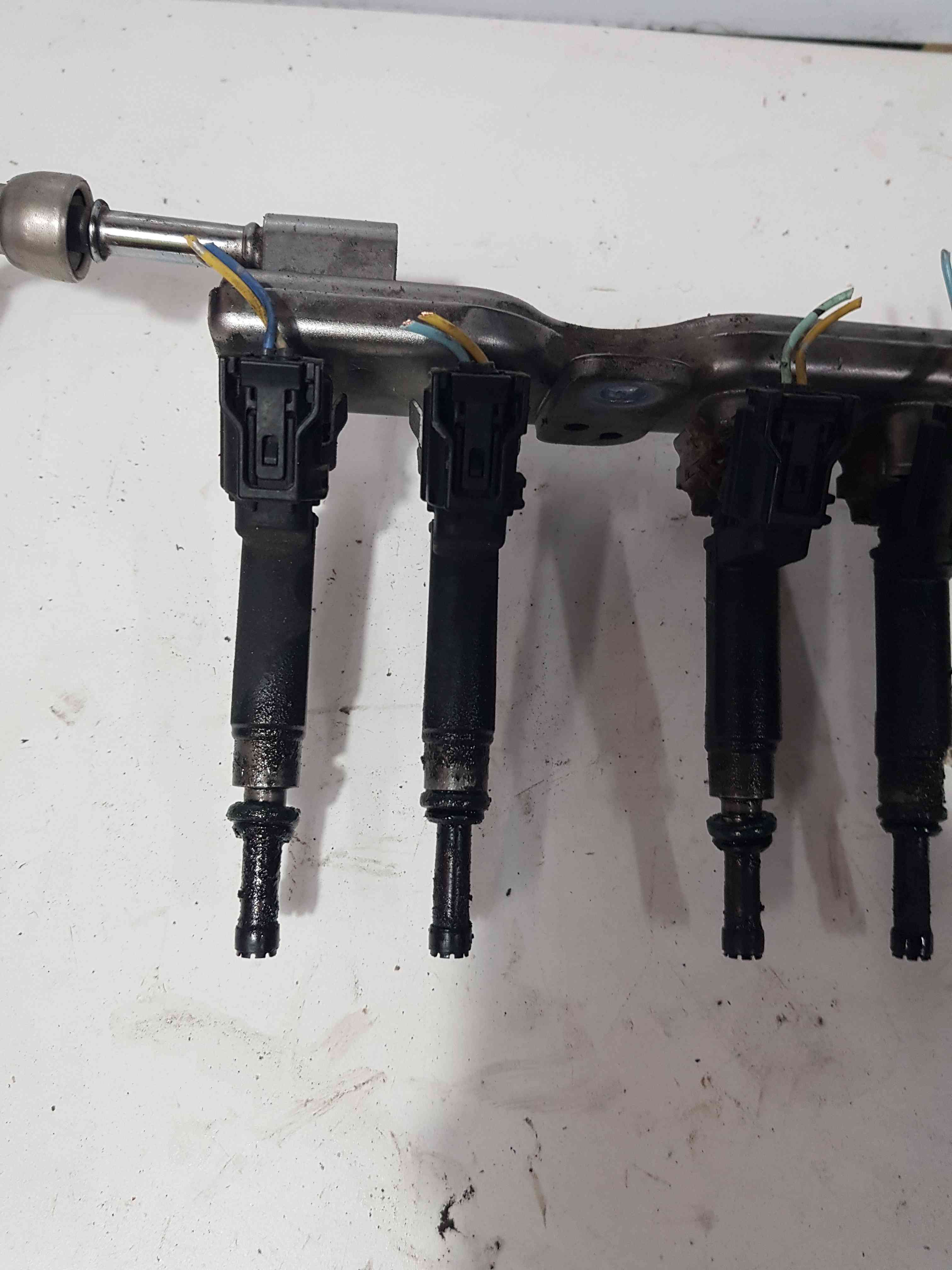 Thumb 2 Nissan Juke MK1 2010-2014 1.6 Petrol Injectors X8 + Rail 175201Kt0a