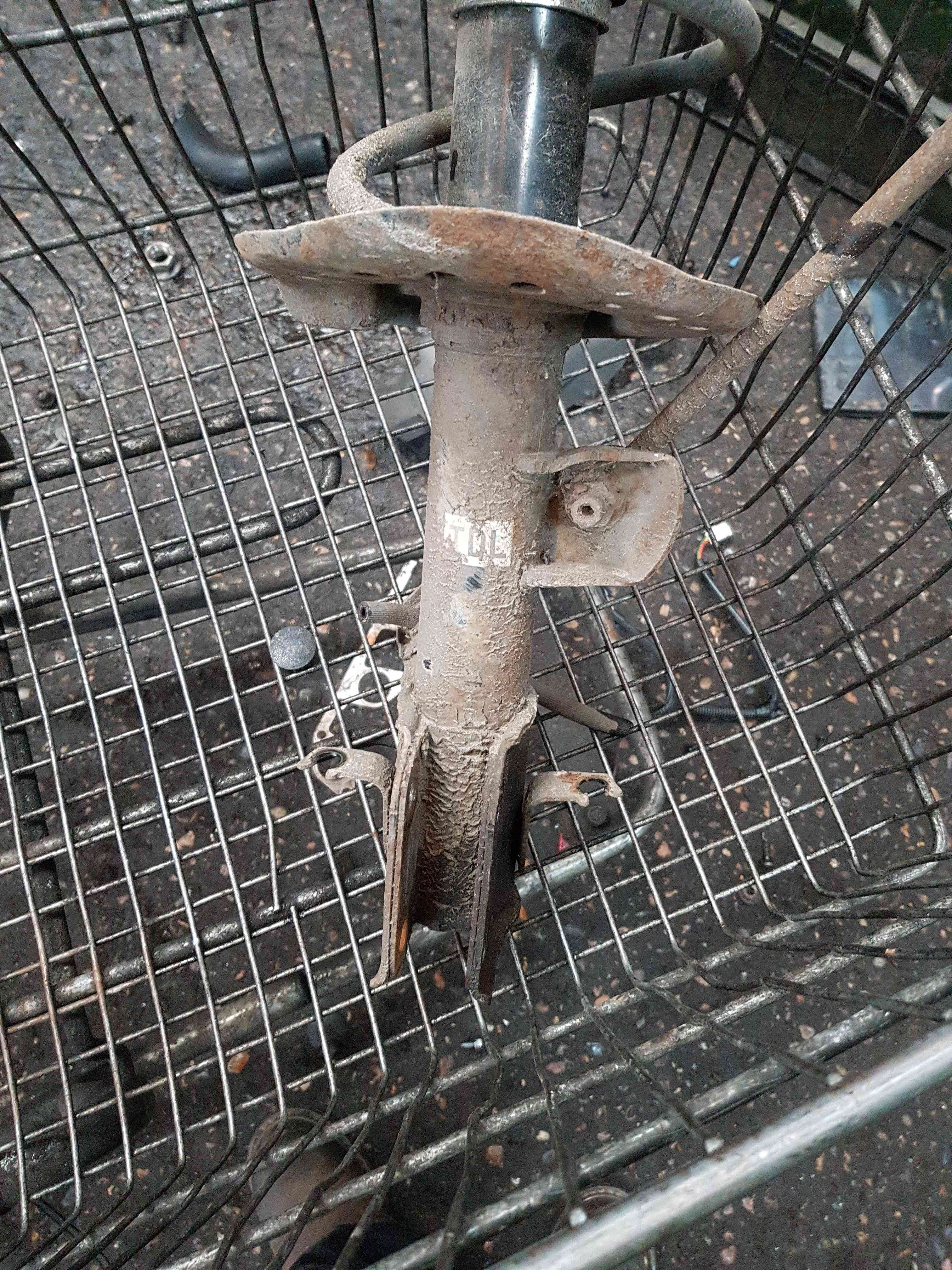 Thumb 2 Nissan Juke MK1 2010-2014 1.6 Petrol Passenger NSF Front Spring Suspension Strut