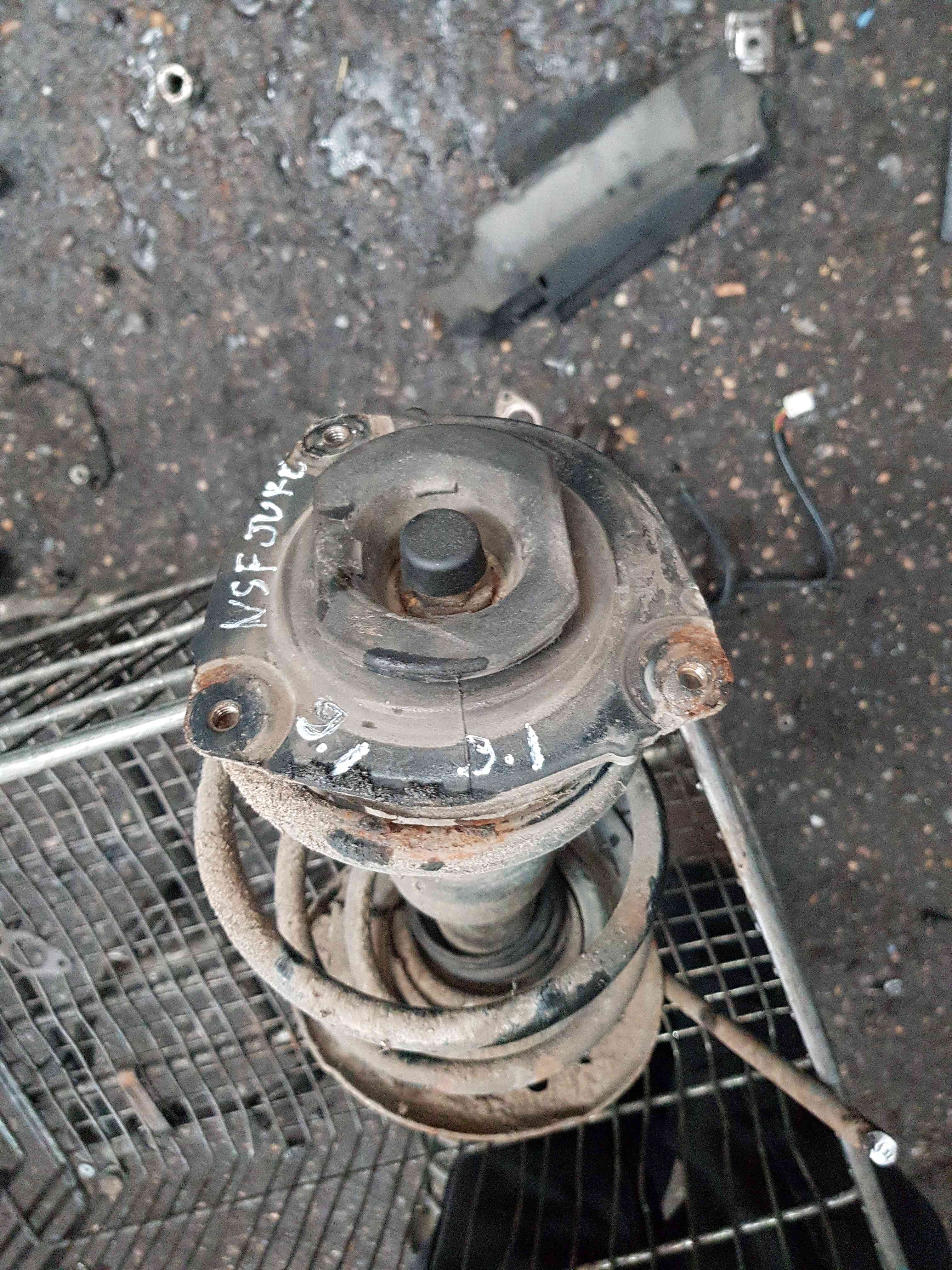 Thumb 3 Nissan Juke MK1 2010-2014 1.6 Petrol Passenger NSF Front Spring Suspension Strut