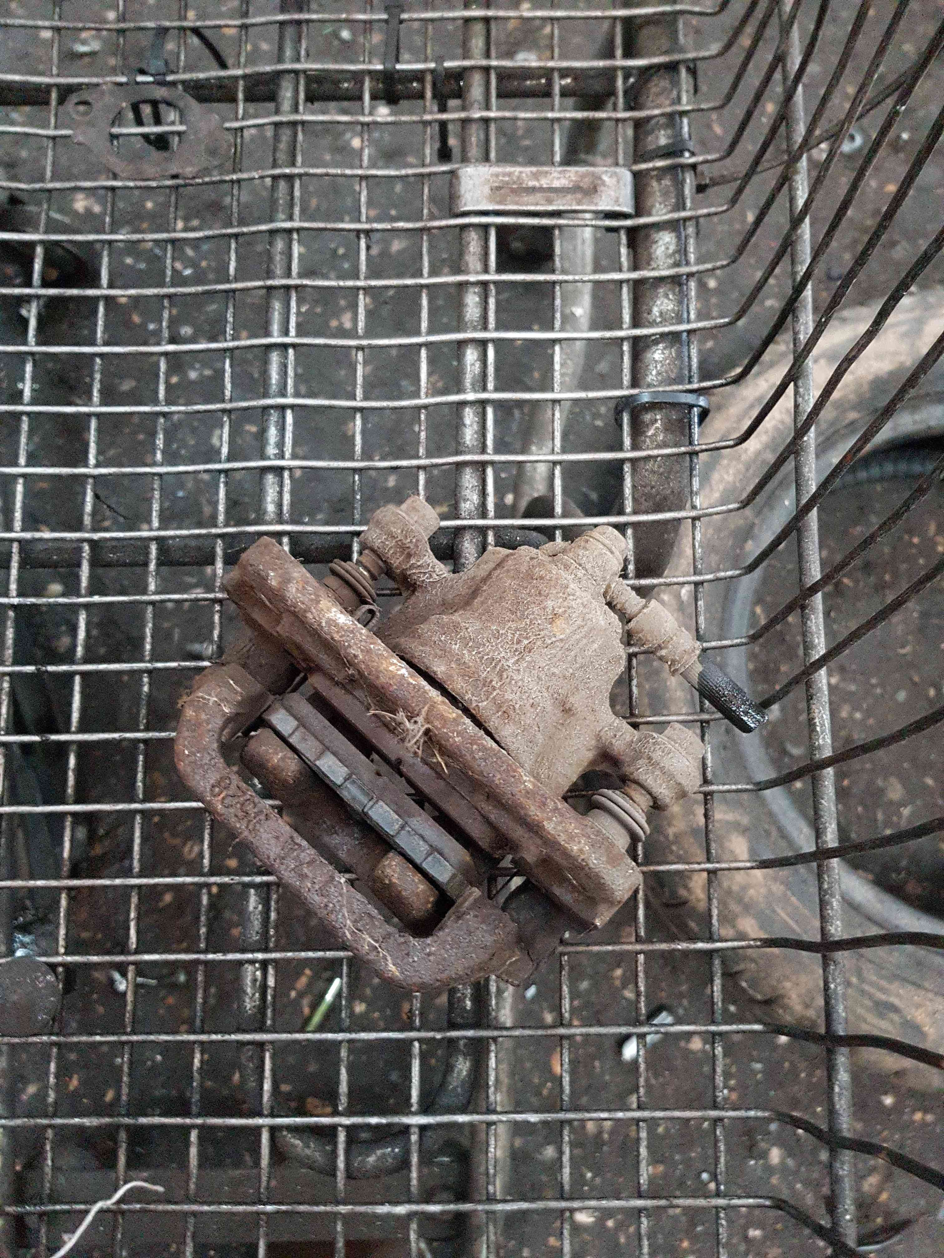 Thumb 3 Nissan Juke MK1 2010-2014 1.6 Petrol Passenger NSR Rear Caliper