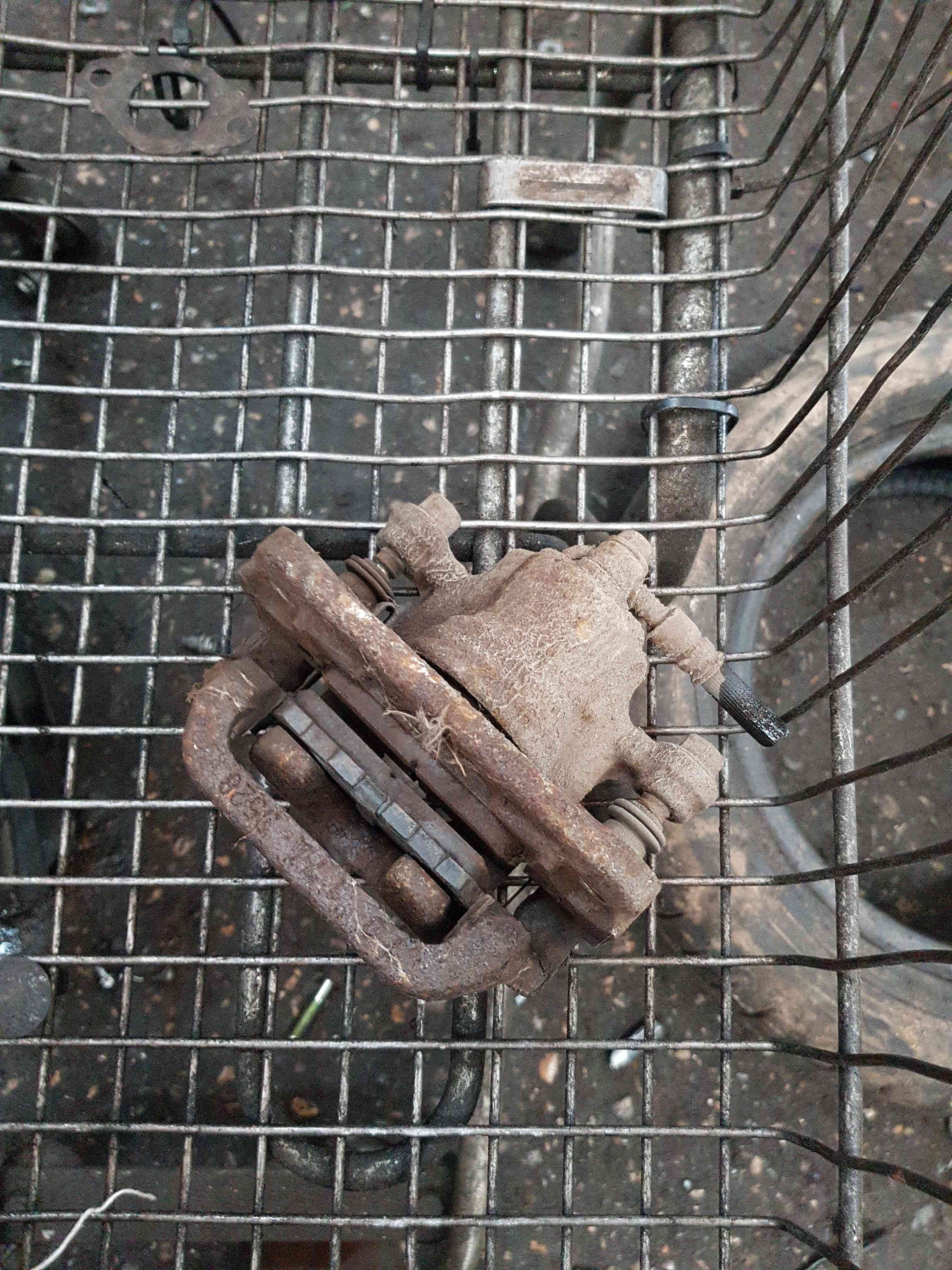 Thumb 4 Nissan Juke MK1 2010-2014 1.6 Petrol Passenger NSR Rear Caliper