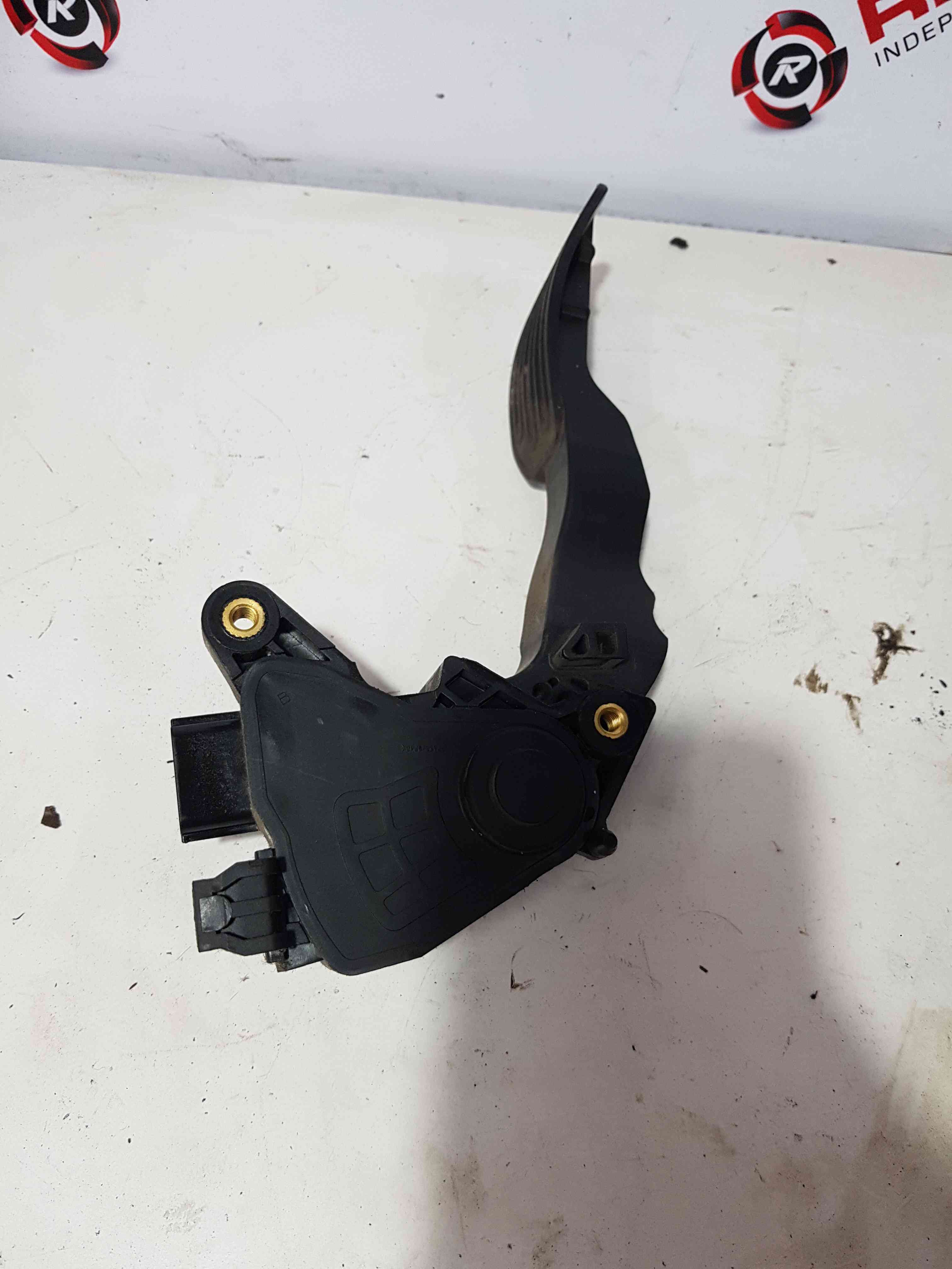 Thumb 5 Nissan Juke MK1 2010-2014 Accelerator Pedal Throttle 180021HM0B