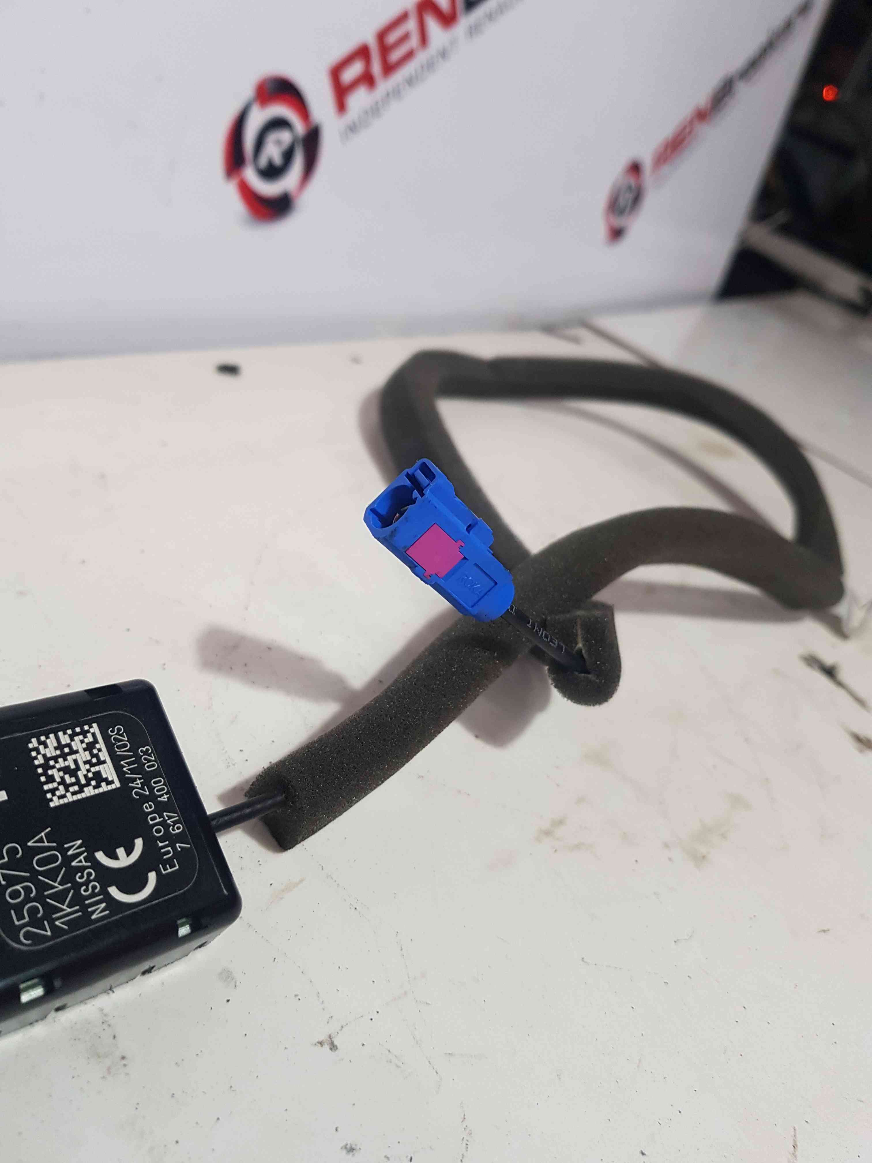 Thumb 4 Nissan Juke MK1 2010-2014 Aerial Antenna 259751Kk0a