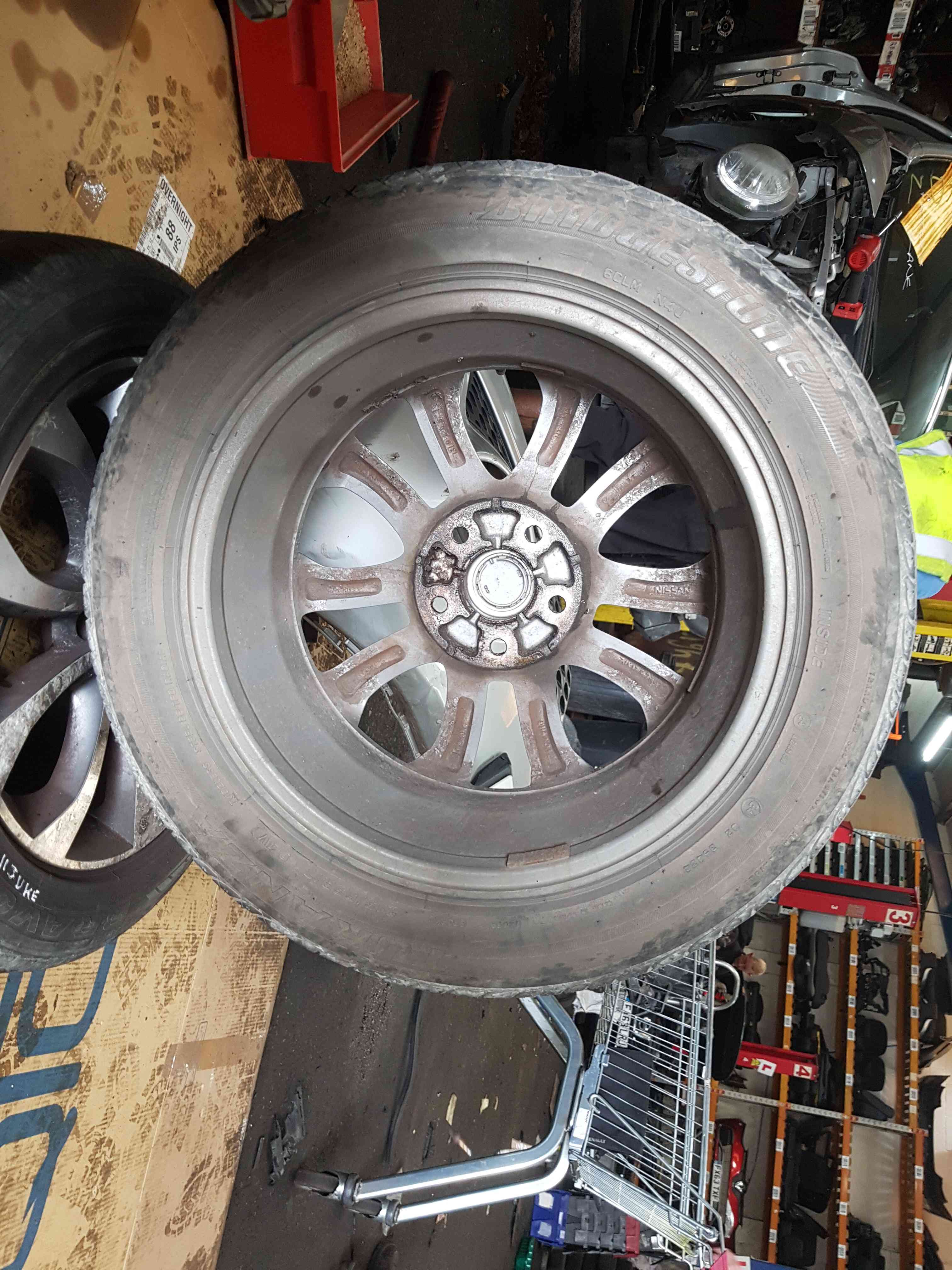 Thumb 11 Nissan Juke MK1 2010-2014 Alloy Wheel 17Inch 2/5 + Tyre 215 55 17 4Mm