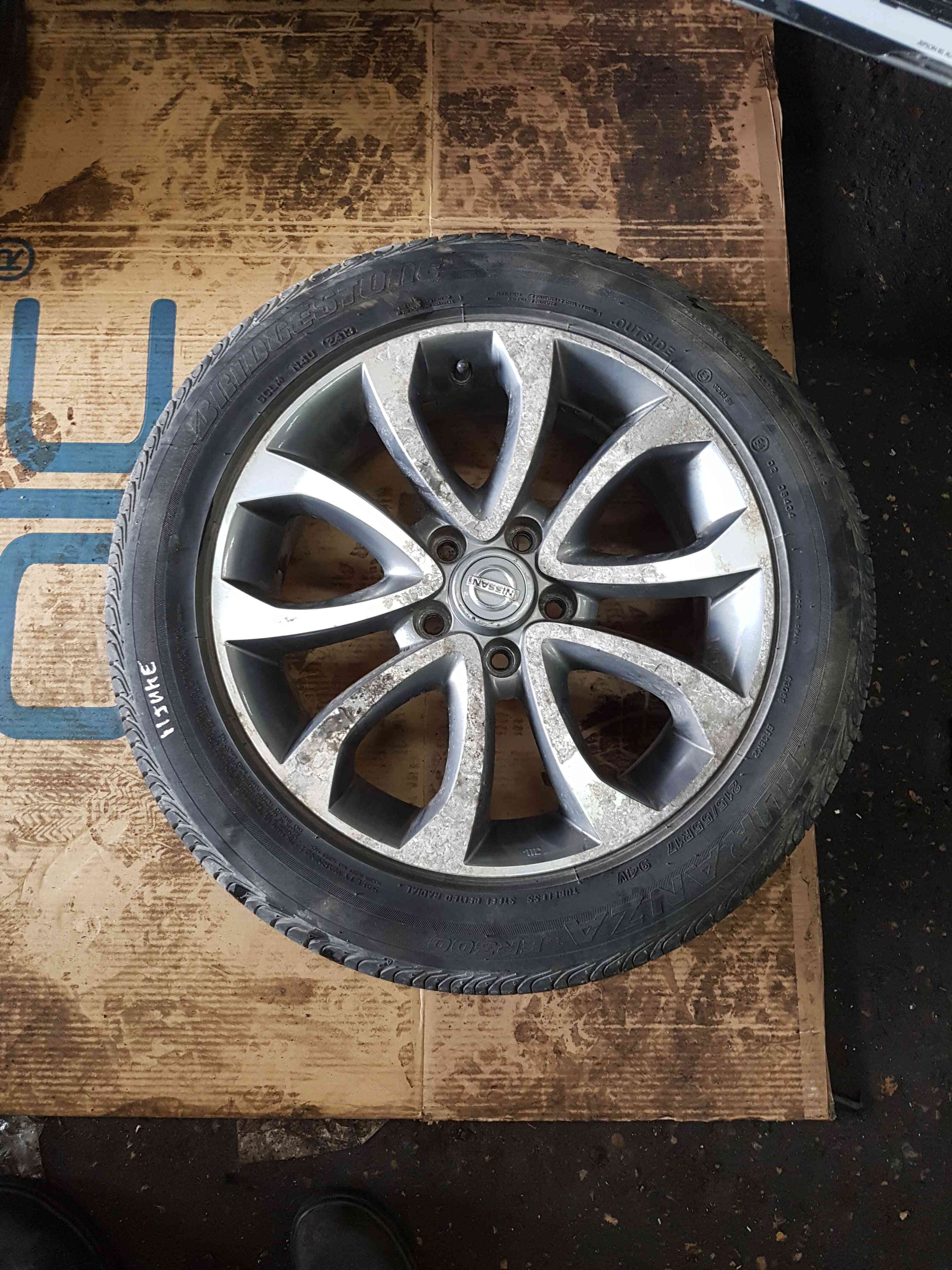Thumb 13 Nissan Juke MK1 2010-2014 Alloy Wheel 17Inch 2/5 + Tyre 215 55 17 4Mm