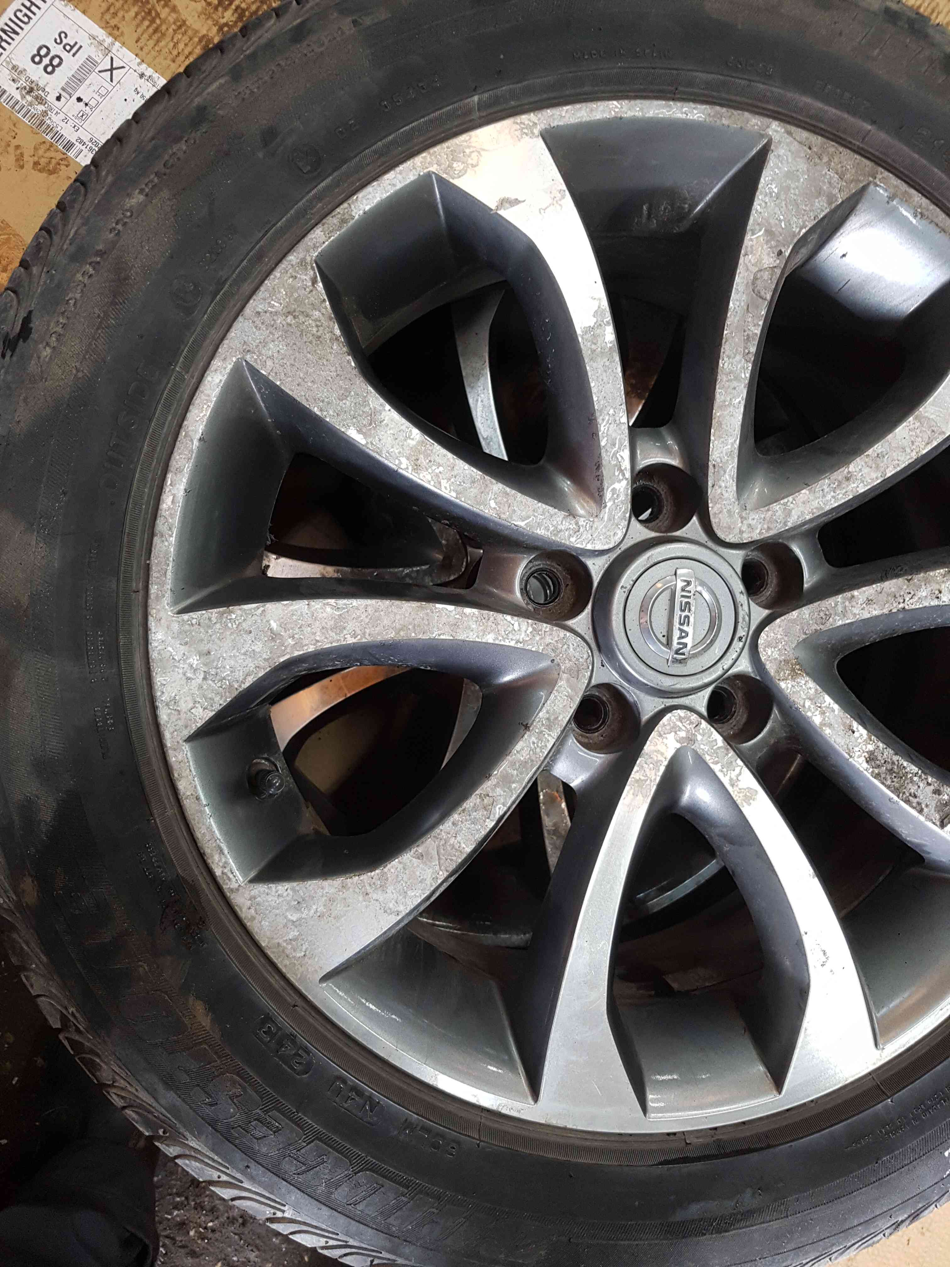 Thumb 4 Nissan Juke MK1 2010-2014 Alloy Wheel 17Inch 2/5 + Tyre 215 55 17 4Mm