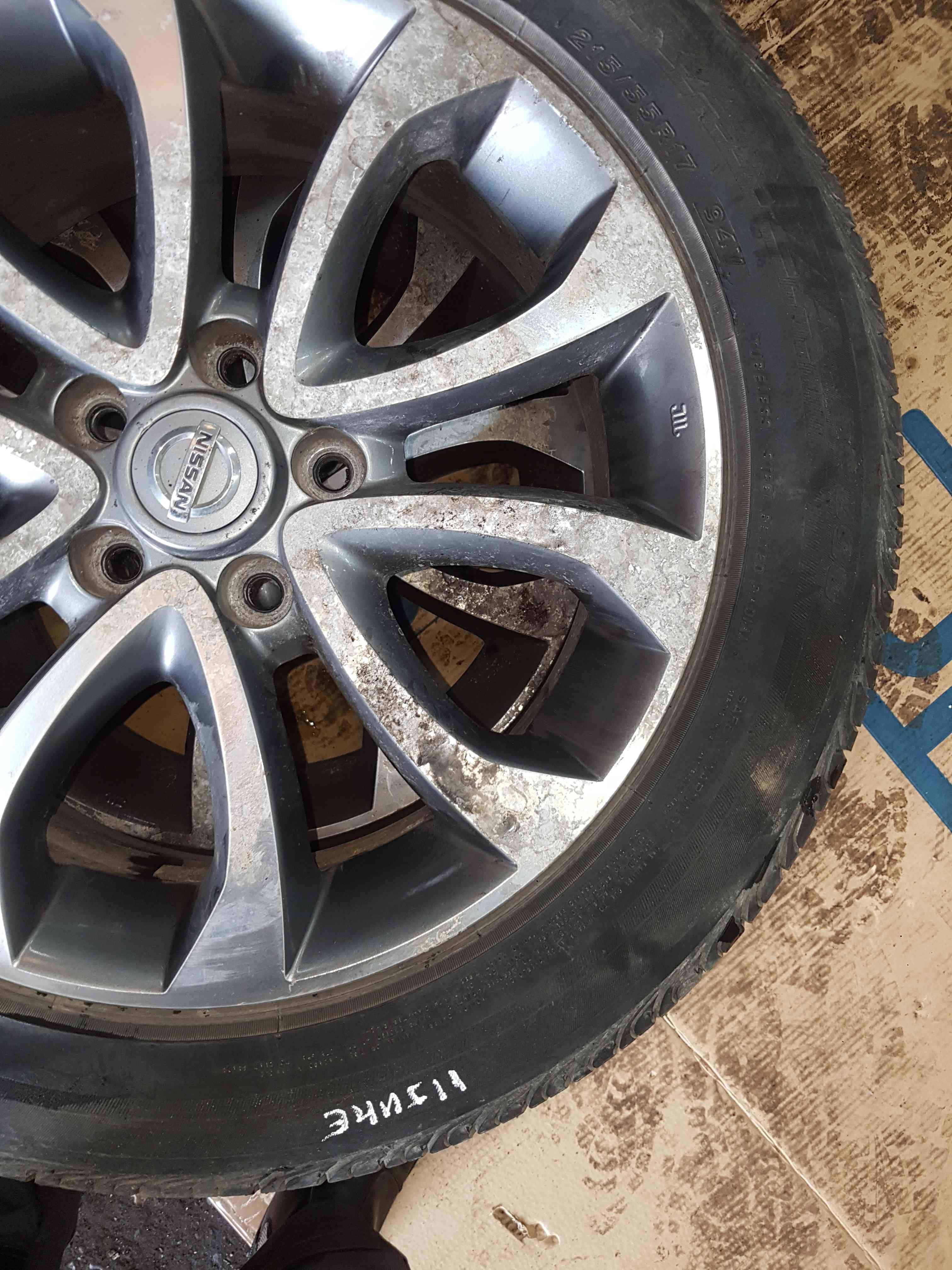 Thumb 6 Nissan Juke MK1 2010-2014 Alloy Wheel 17Inch 2/5 + Tyre 215 55 17 4Mm