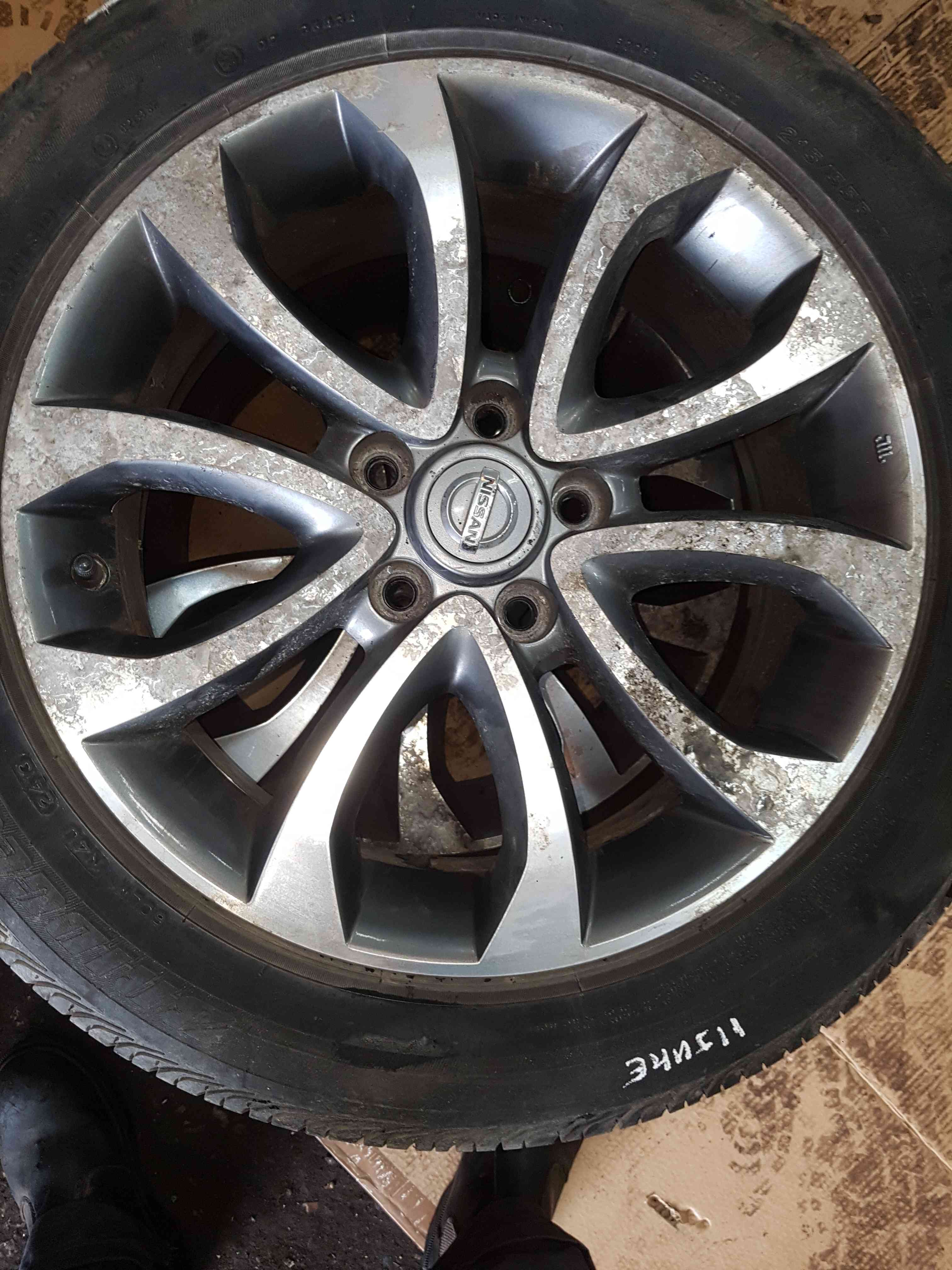 Thumb 8 Nissan Juke MK1 2010-2014 Alloy Wheel 17Inch 2/5 + Tyre 215 55 17 4Mm