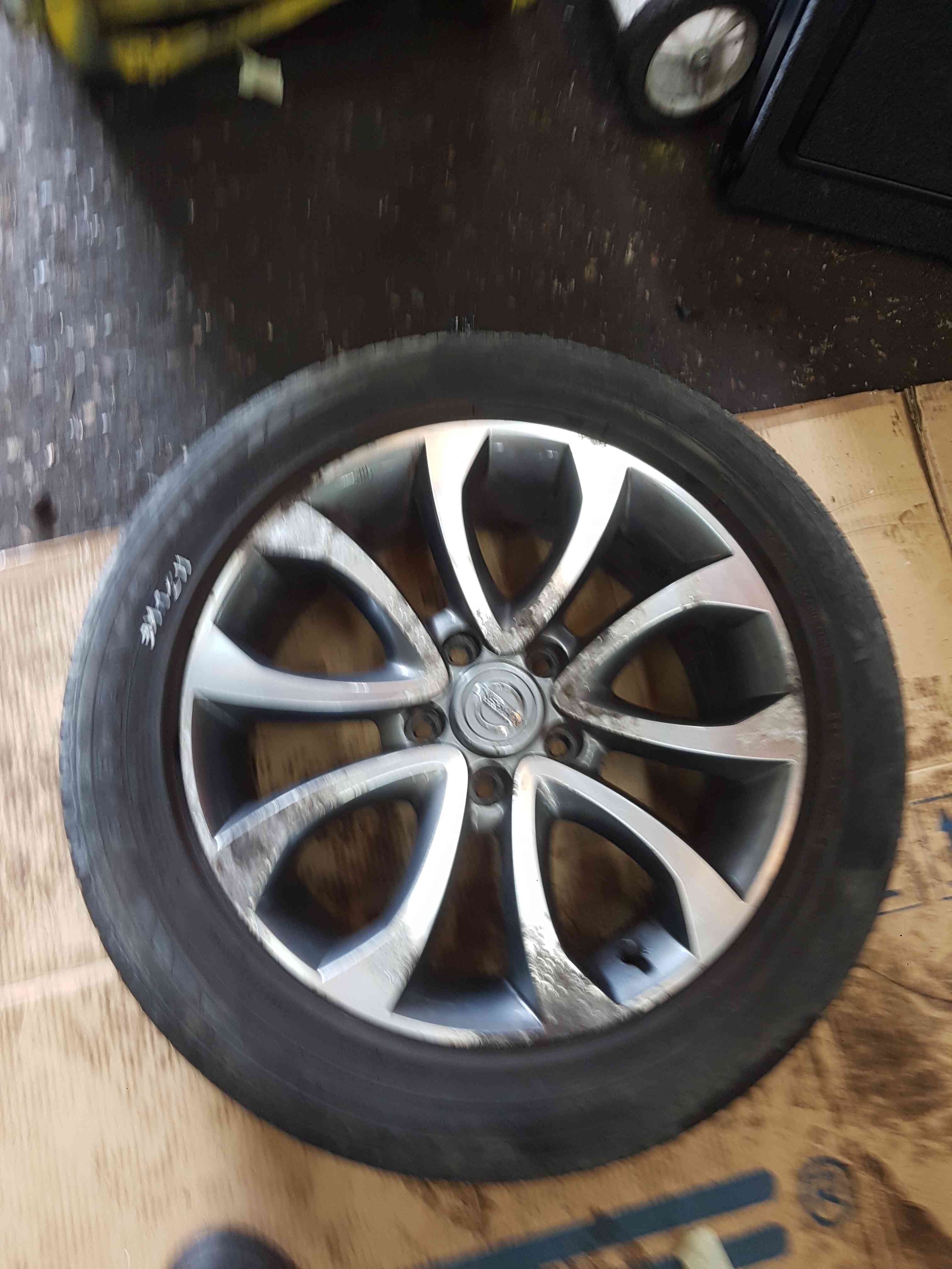 Thumb 11 Nissan Juke MK1 2010-2014 Alloy Wheel 17Inch 2/5 + Tyre 215 55 17 6Mm