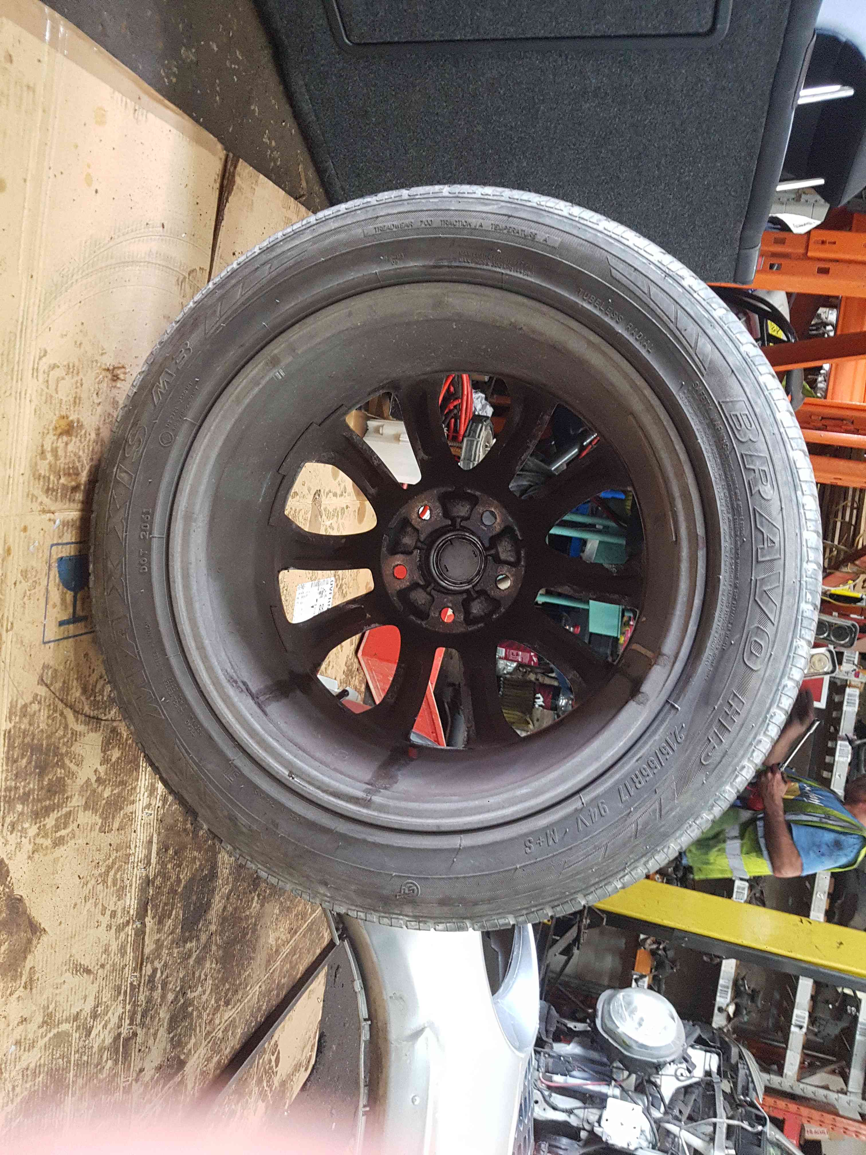 Thumb 6 Nissan Juke MK1 2010-2014 Alloy Wheel 17Inch 2/5 + Tyre 215 55 17 6Mm