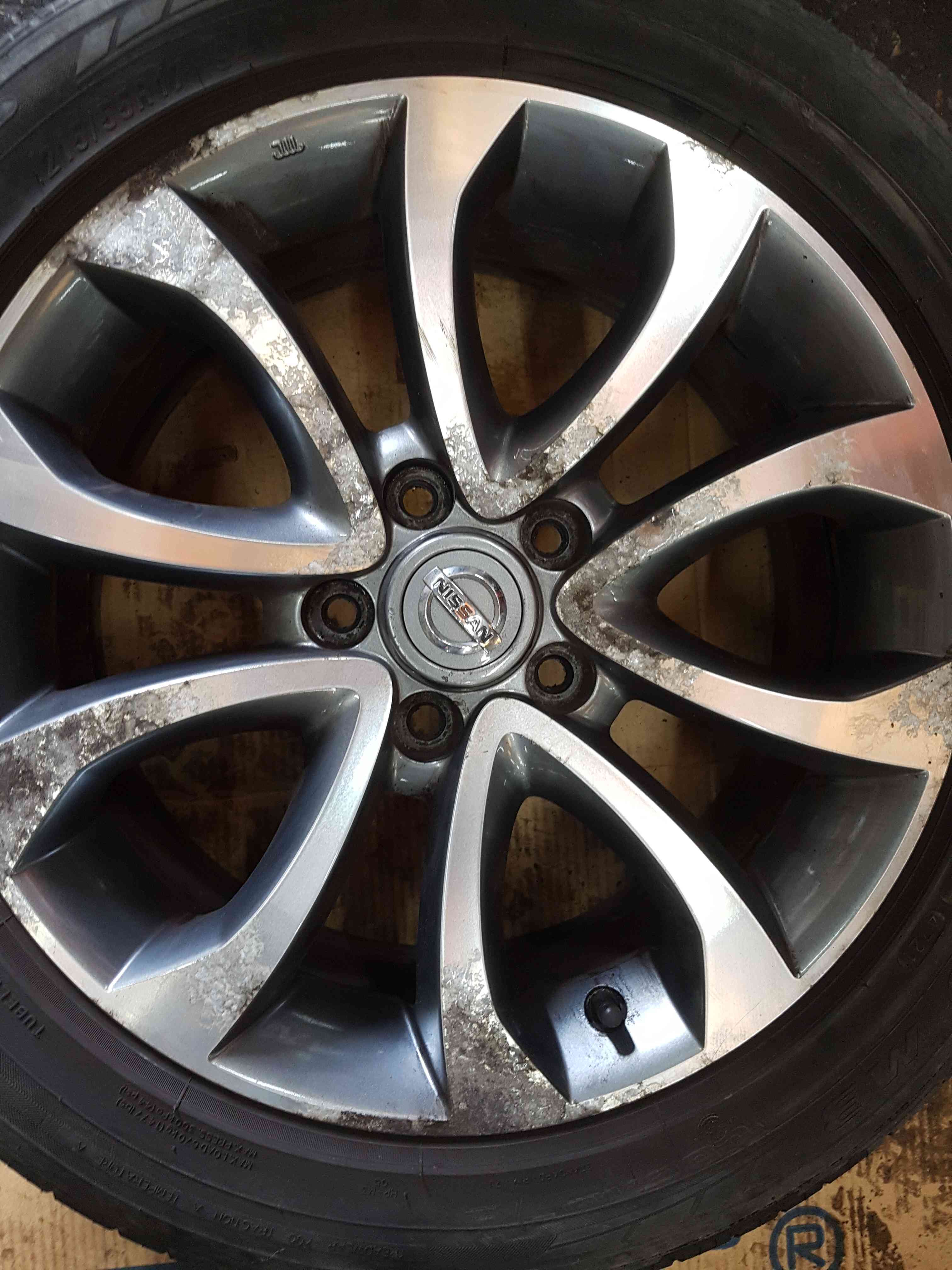 Thumb 8 Nissan Juke MK1 2010-2014 Alloy Wheel 17Inch 2/5 + Tyre 215 55 17 6Mm