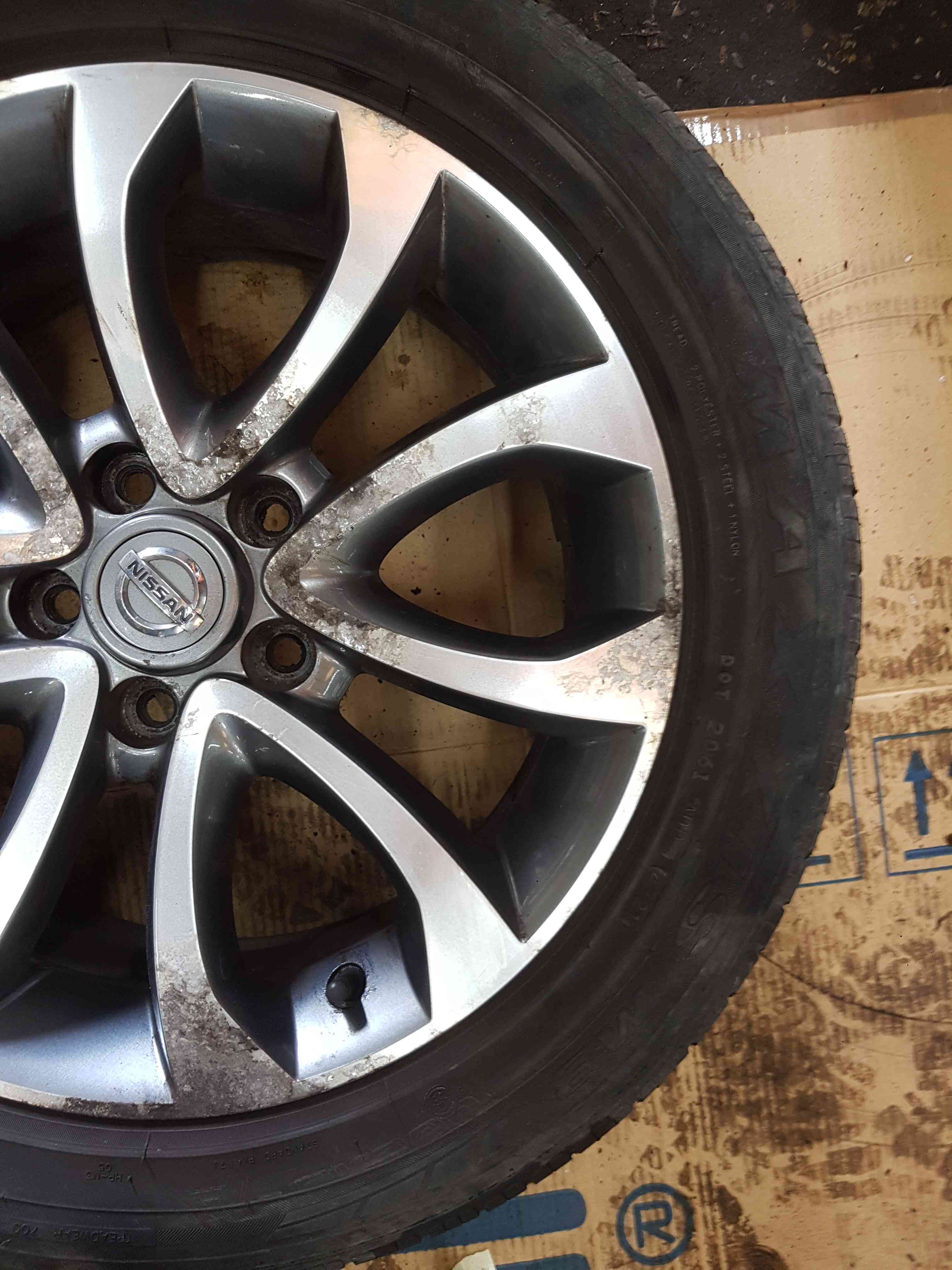 Thumb 9 Nissan Juke MK1 2010-2014 Alloy Wheel 17Inch 2/5 + Tyre 215 55 17 6Mm
