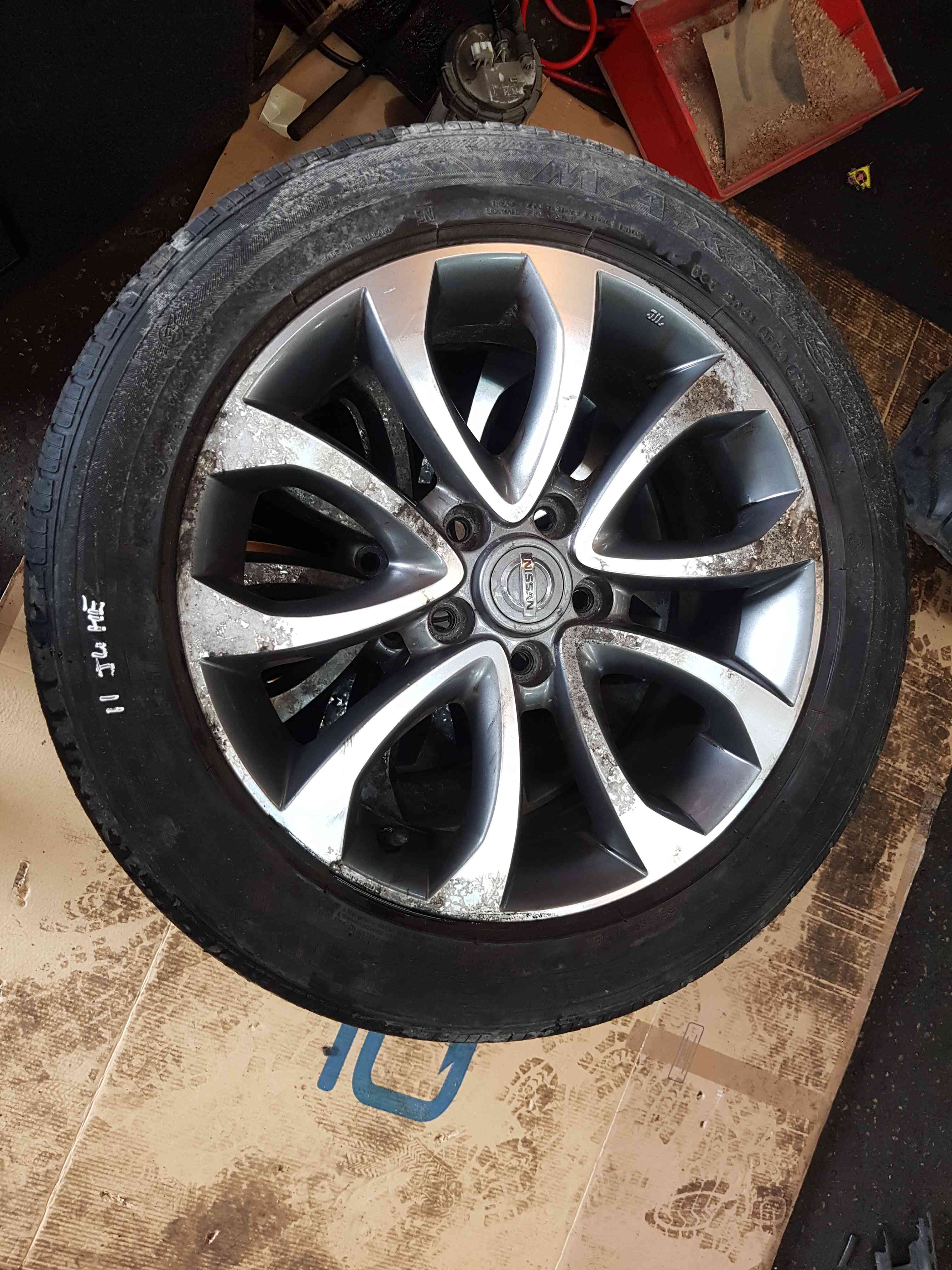 Thumb 2 Nissan Juke MK1 2010-2014 Alloy Wheel 17Inch 3/5 + Tyre 215 55 17 6Mm