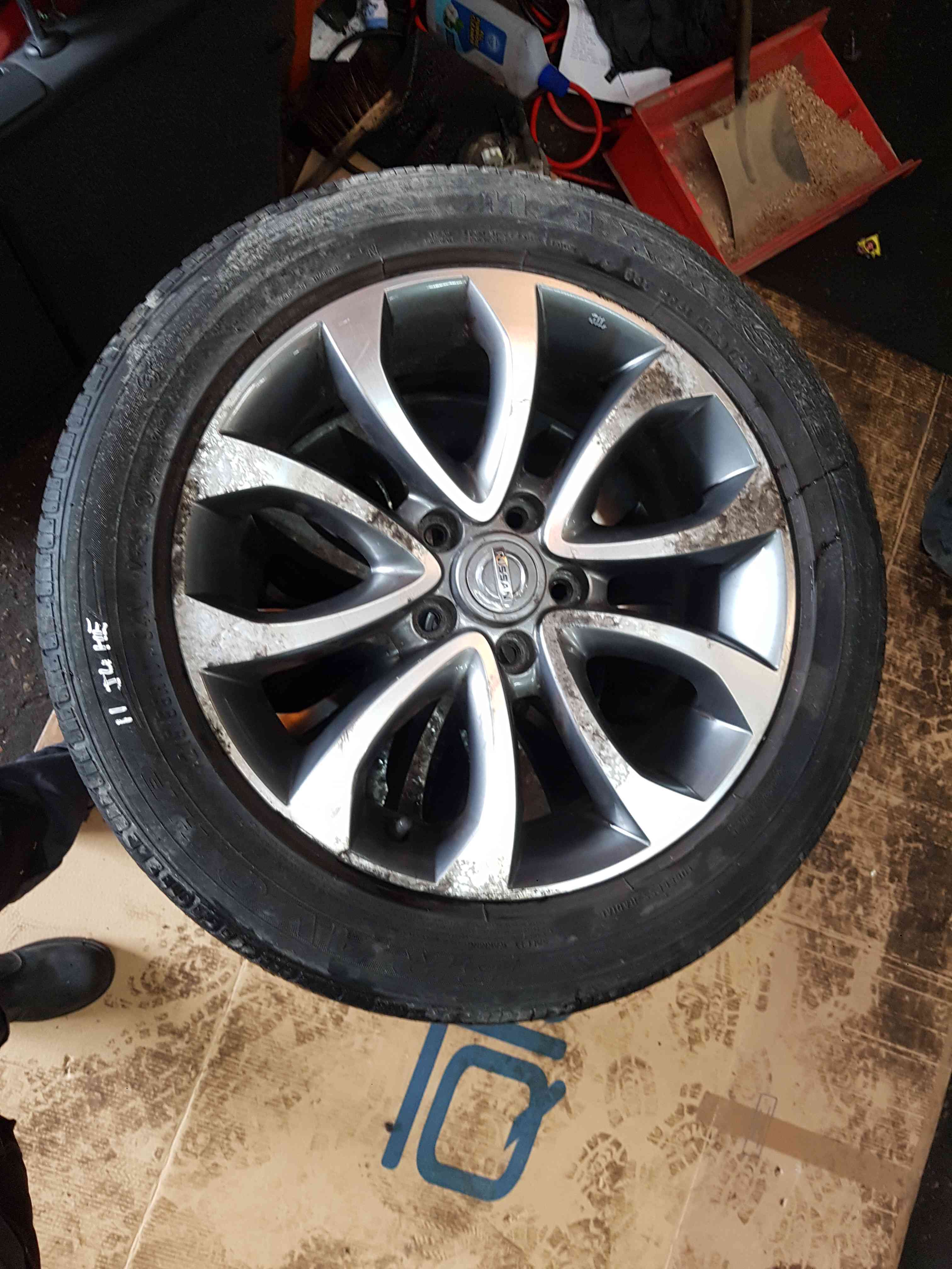 Thumb 11 Nissan Juke MK1 2010-2014 Alloy Wheel 17Inch 3/5 + Tyre 215 55 17 6Mm