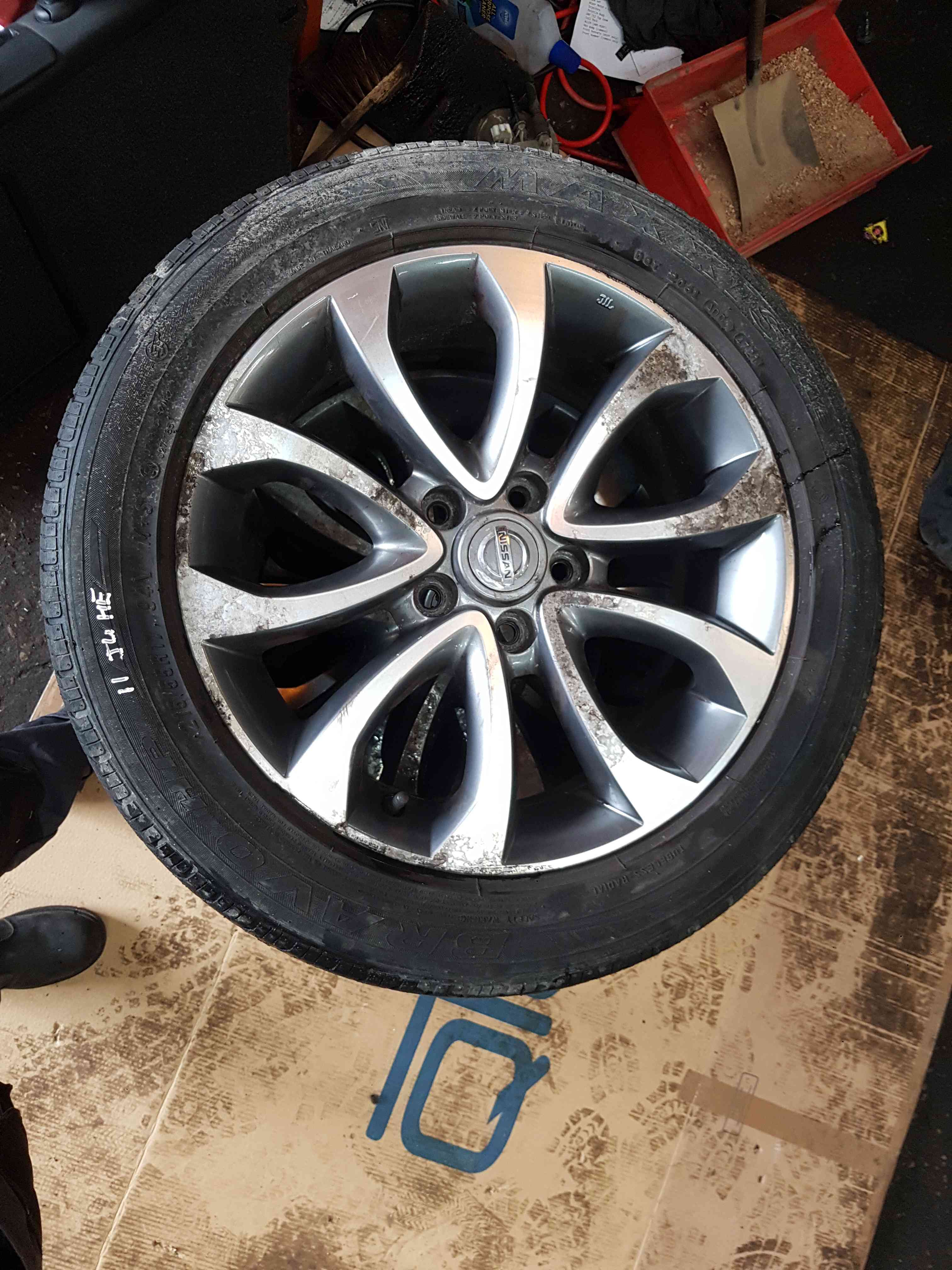 Thumb 12 Nissan Juke MK1 2010-2014 Alloy Wheel 17Inch 3/5 + Tyre 215 55 17 6Mm