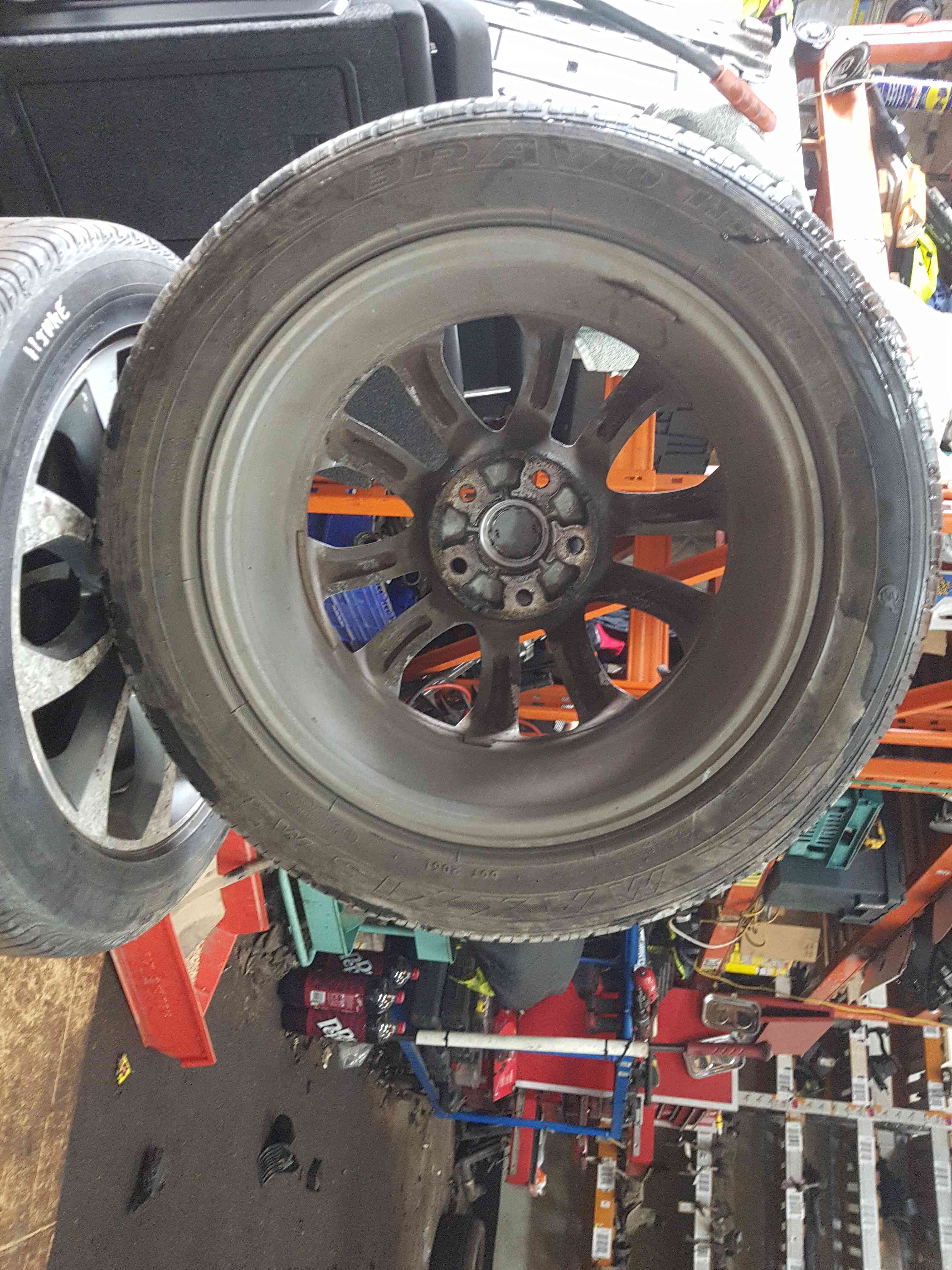 Thumb 8 Nissan Juke MK1 2010-2014 Alloy Wheel 17Inch 3/5 + Tyre 215 55 17 6Mm