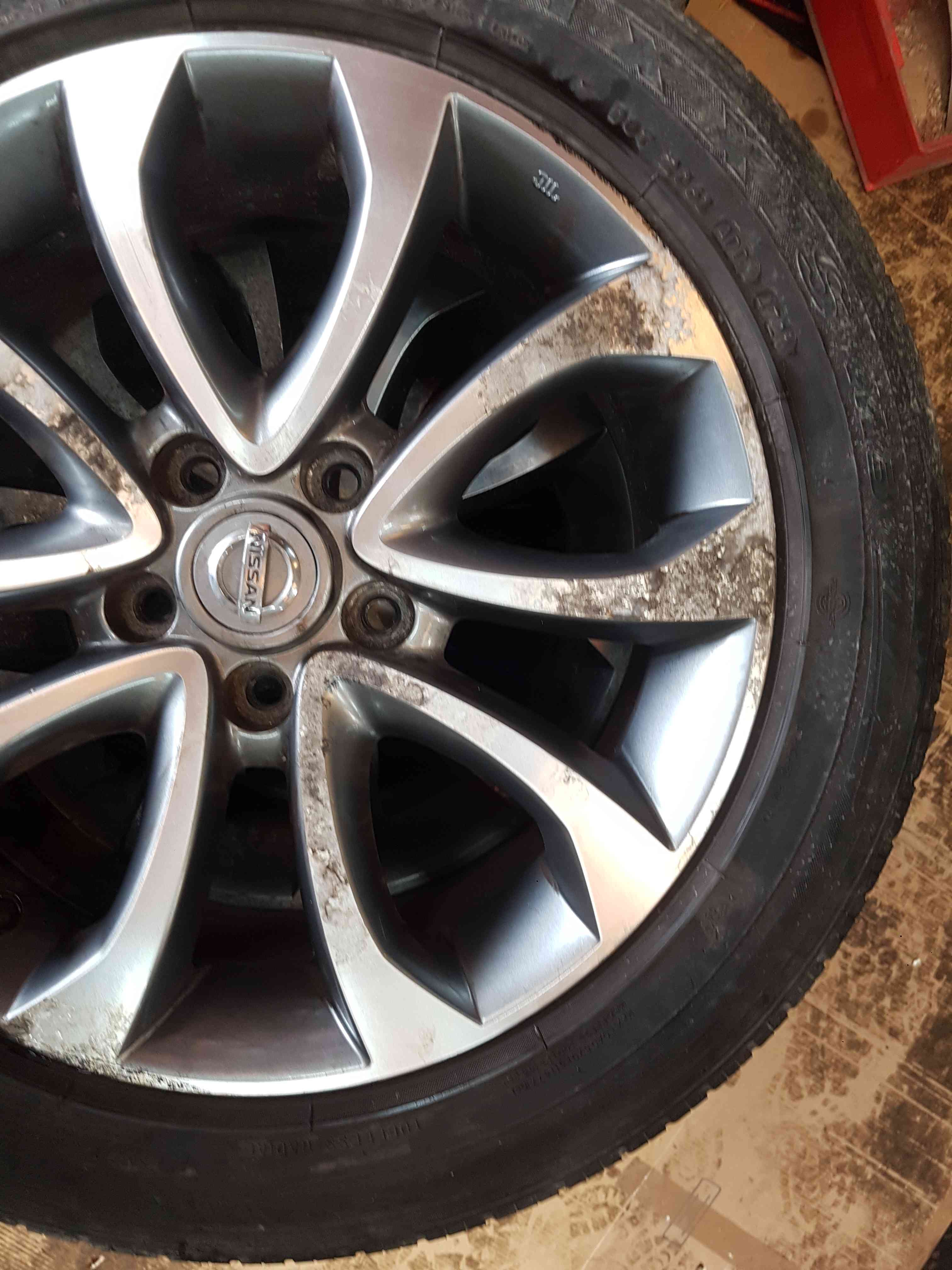 Thumb 6 Nissan Juke MK1 2010-2014 Alloy Wheel 17Inch 3/5 + Tyre 215 55 17 6Mm