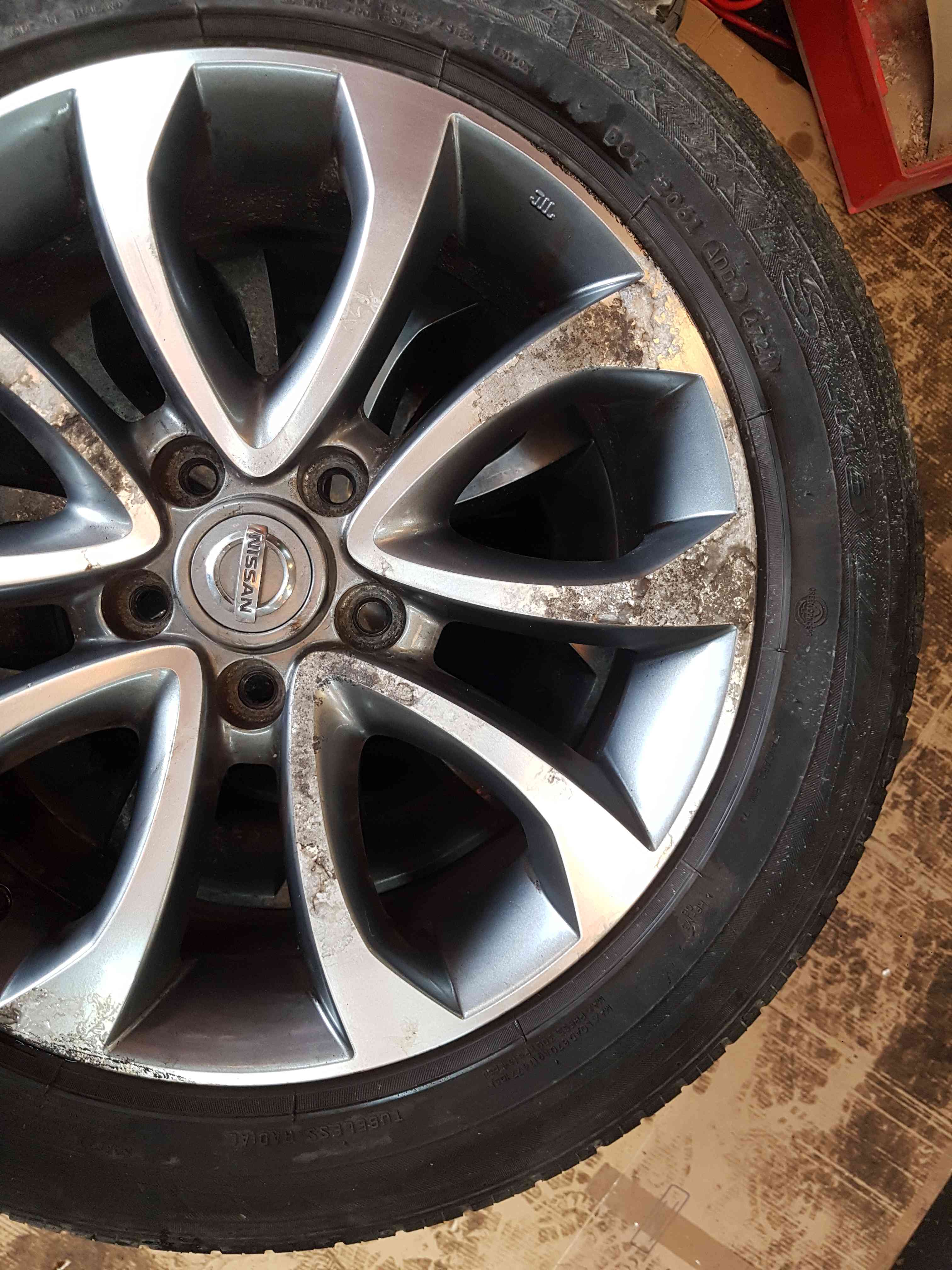 Thumb 7 Nissan Juke MK1 2010-2014 Alloy Wheel 17Inch 3/5 + Tyre 215 55 17 6Mm