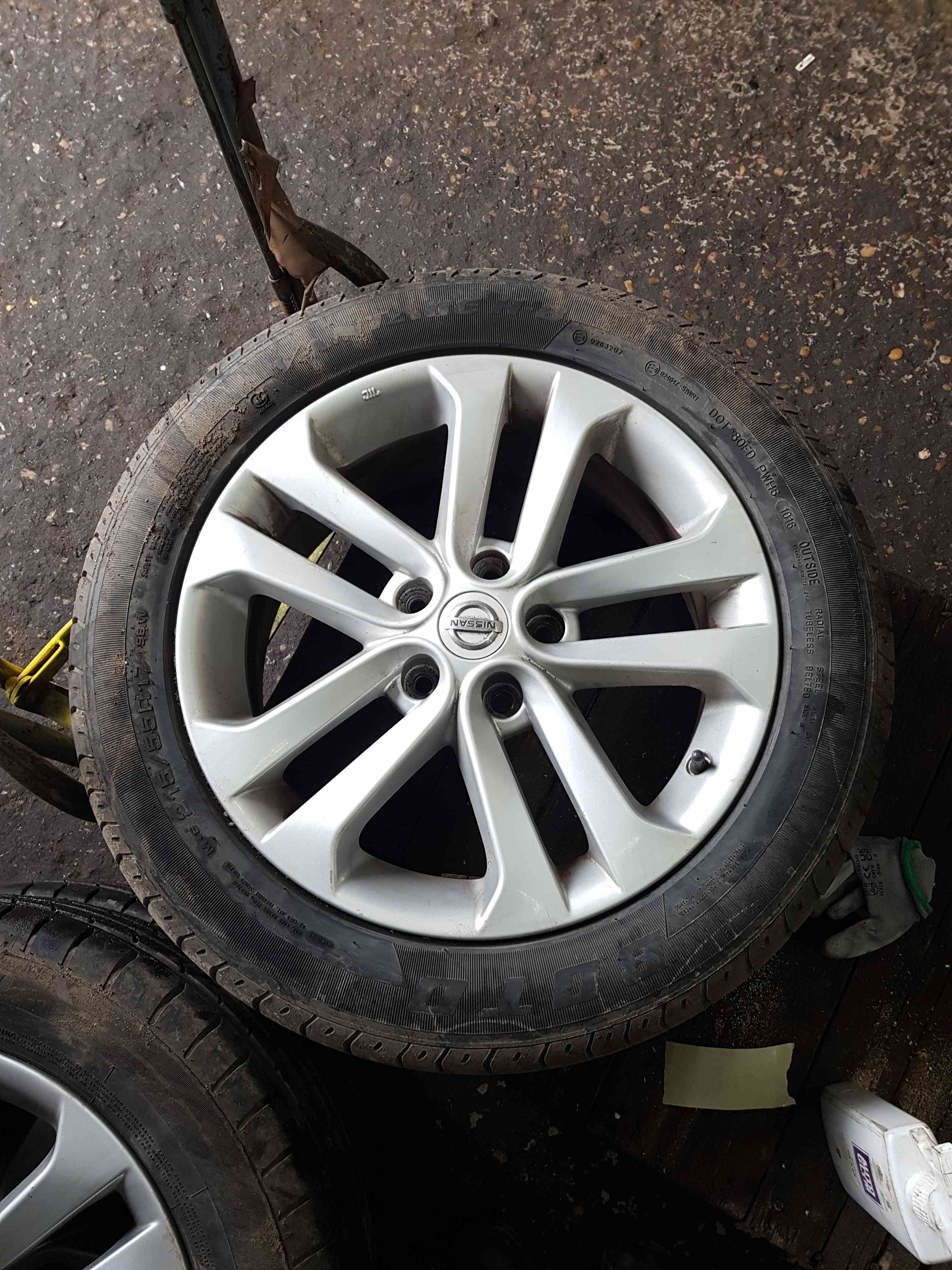 Thumb 2 Nissan Juke MK1 2010-2014 Alloy Wheel 17Inch 4/5 