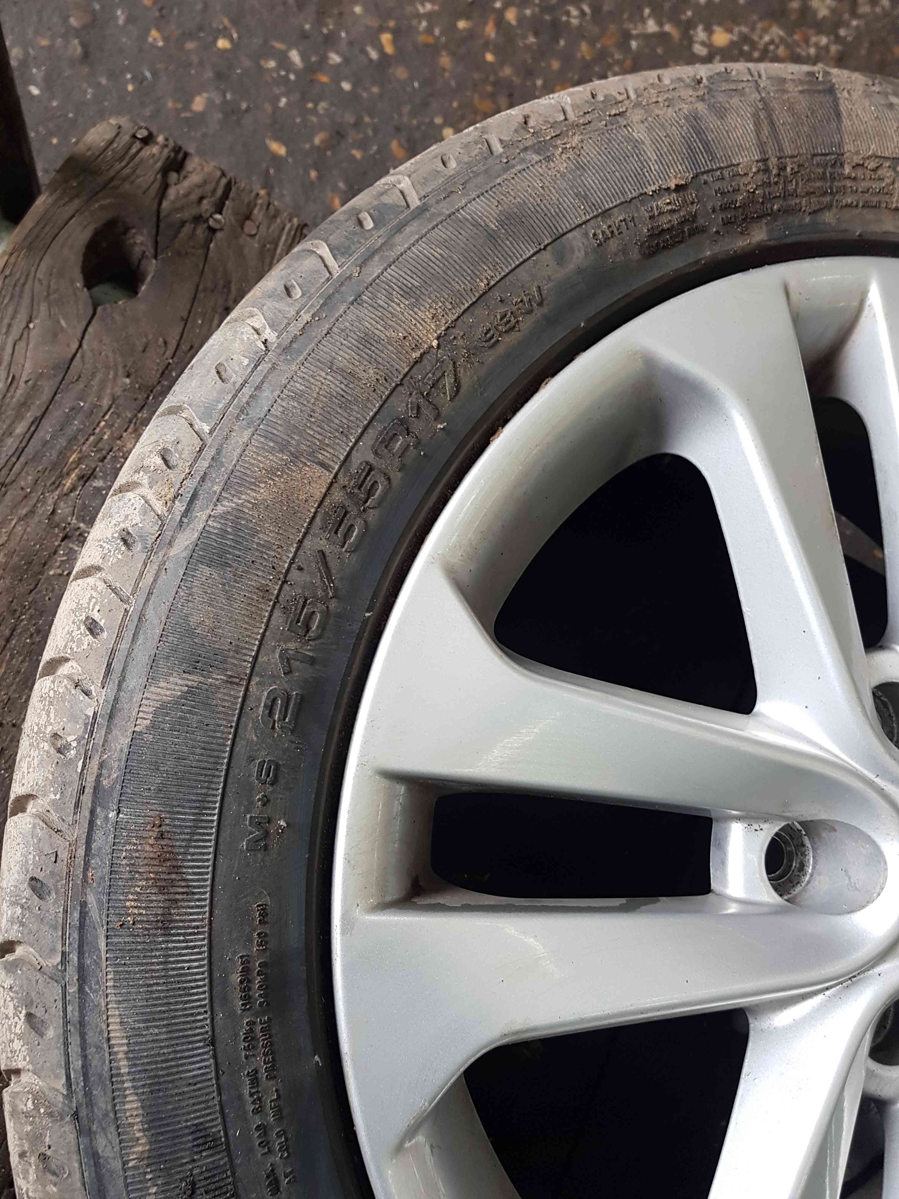 Thumb 13 Nissan Juke MK1 2010-2014 Alloy Wheel 17Inch 4/5 