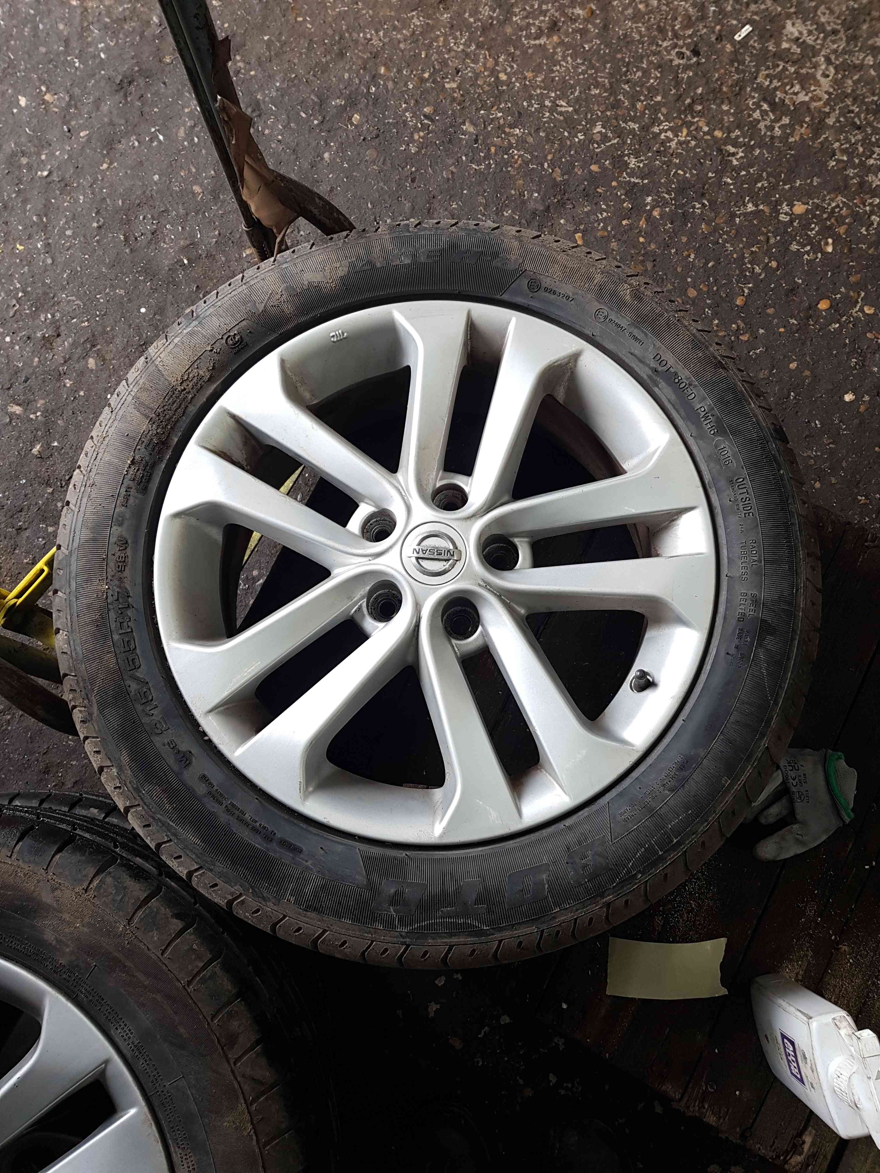 Thumb 3 Nissan Juke MK1 2010-2014 Alloy Wheel 17Inch 4/5 