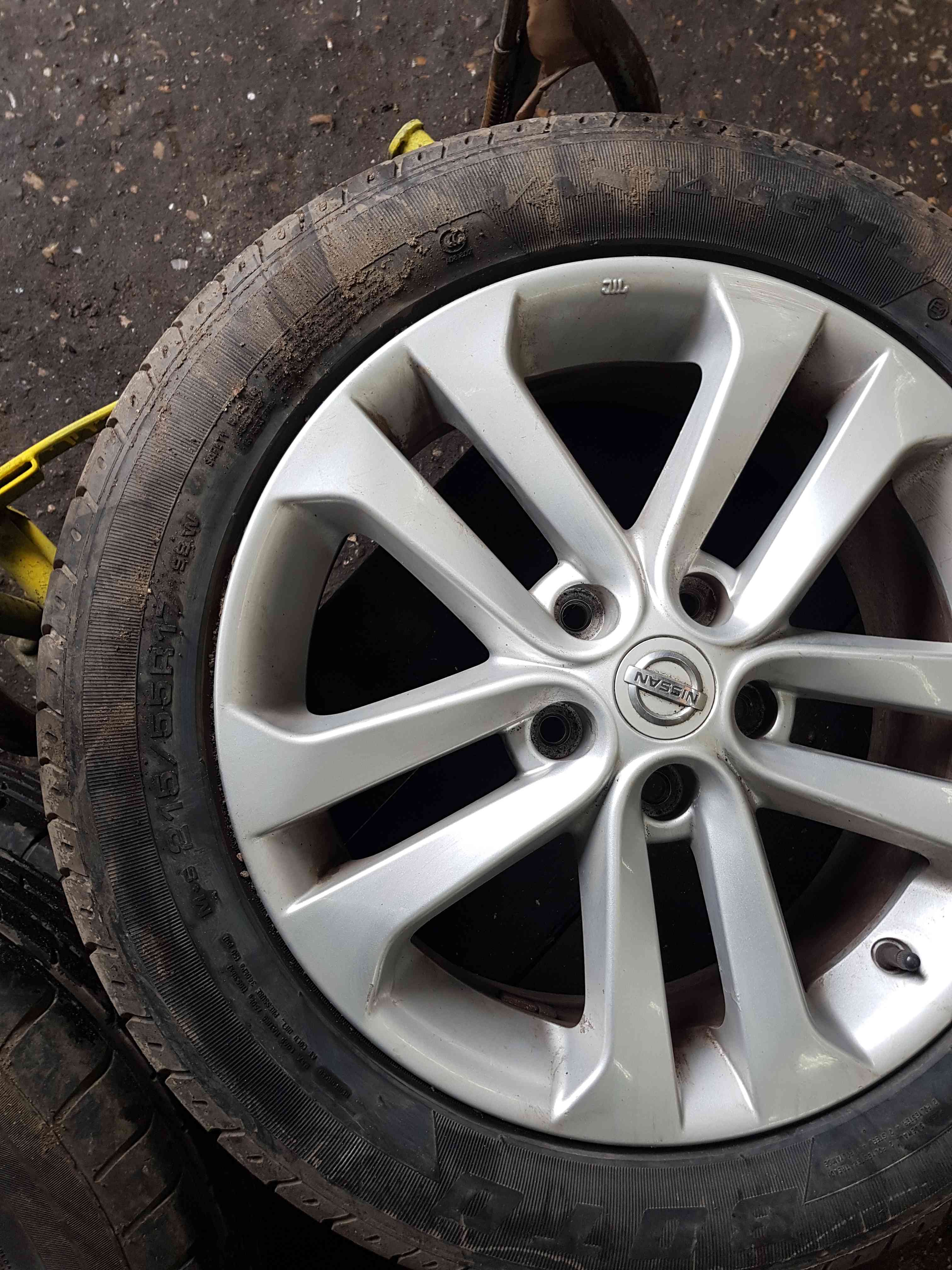 Thumb 4 Nissan Juke MK1 2010-2014 Alloy Wheel 17Inch 4/5 