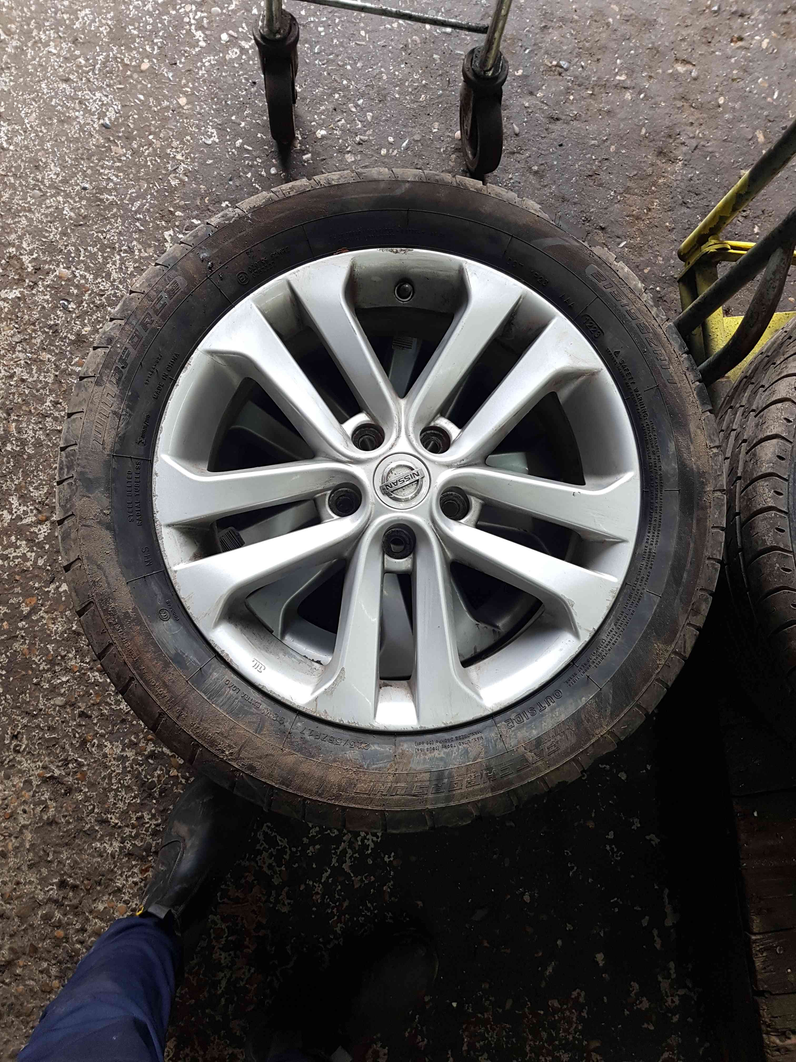 Thumb 12 Nissan Juke MK1 2010-2014 Alloy Wheel 17Inch 4/5 215 55 17 Tyre