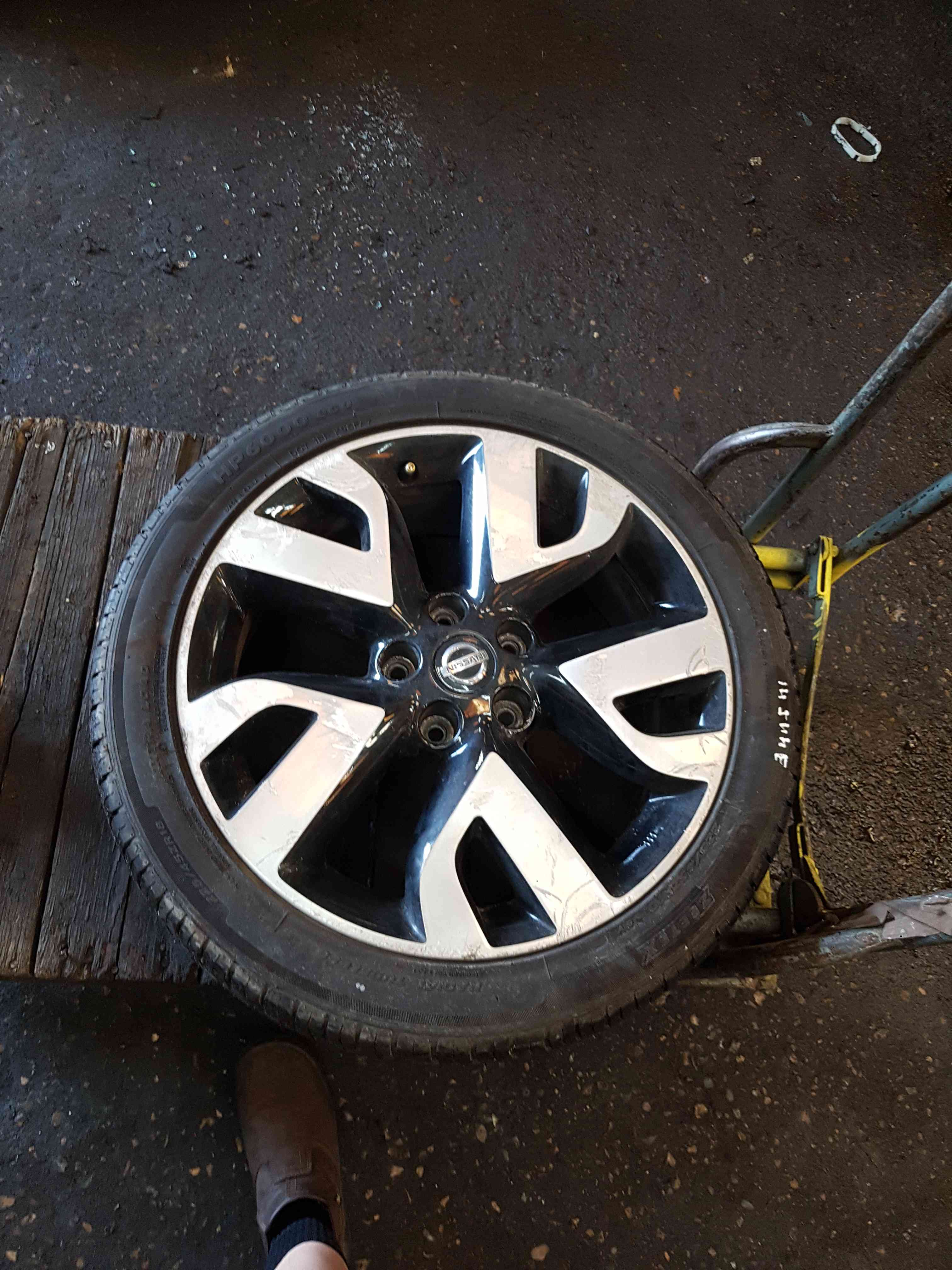 Thumb 8 Nissan Juke MK1 2010-2014 Alloy Wheel 17Inch 4/5 225 45 18 6Mm 403008X80A
