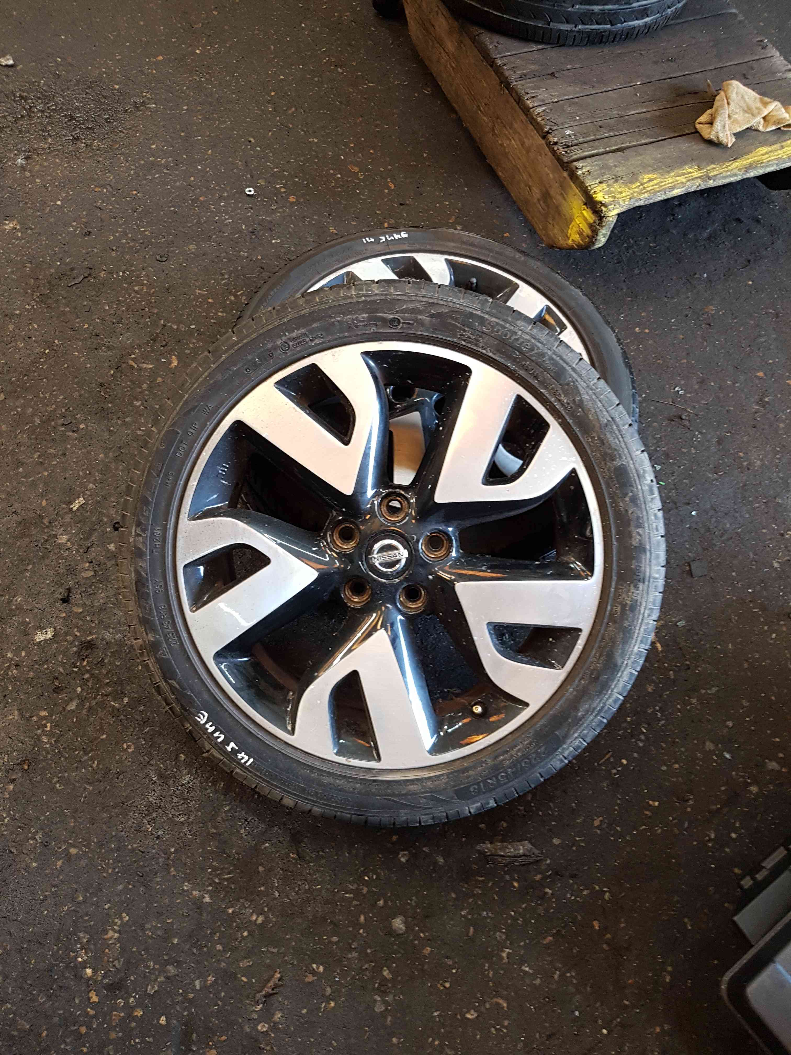 Thumb 2 Nissan Juke MK1 2010-2014 Alloy Wheel 17Inch 4/5 225 45 18 7Mm 403008X80A